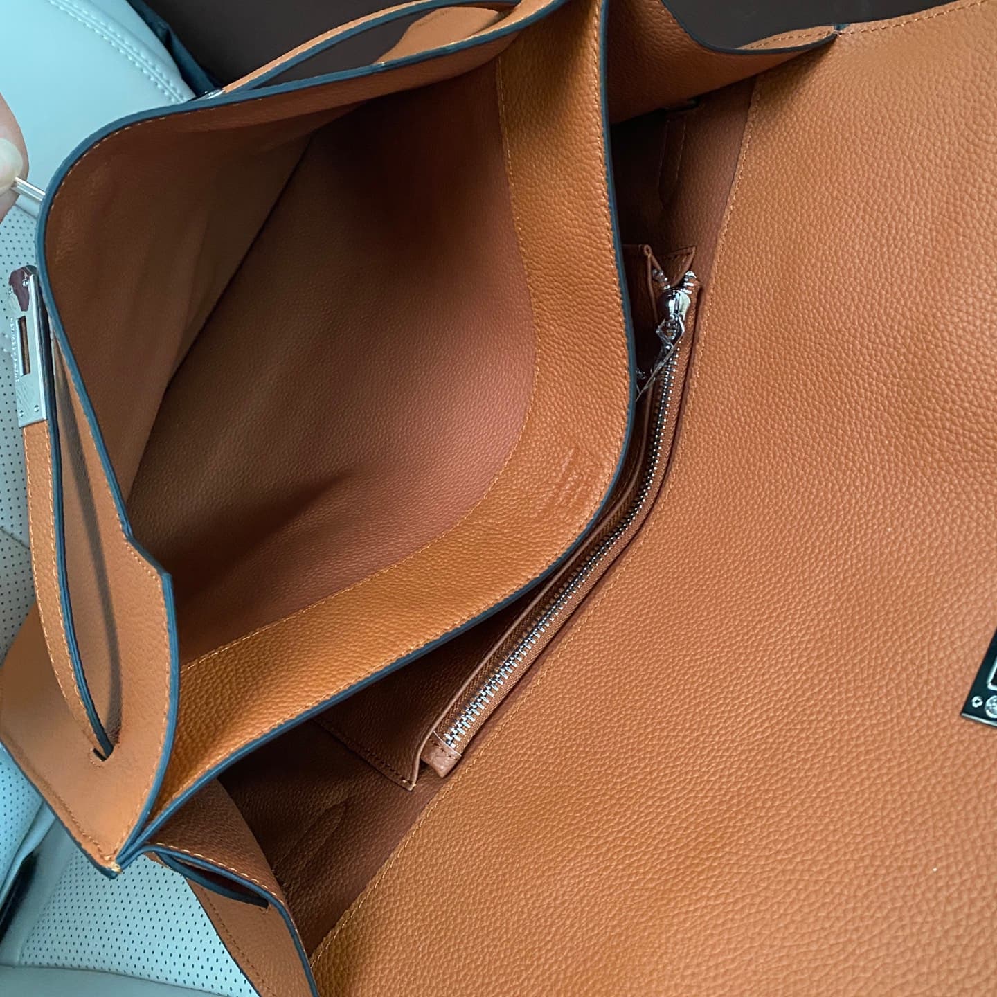 C4937 Hermès carabanolizontal 🇫🇷 Fashionable fingerprint lock, casual bag 🇫🇷 High-end original products, made from imported first-grade calf skin. Stylish and unique, handcrafted. The texture of the leather is excellent. Perfect for pairing with the dedic — image 8