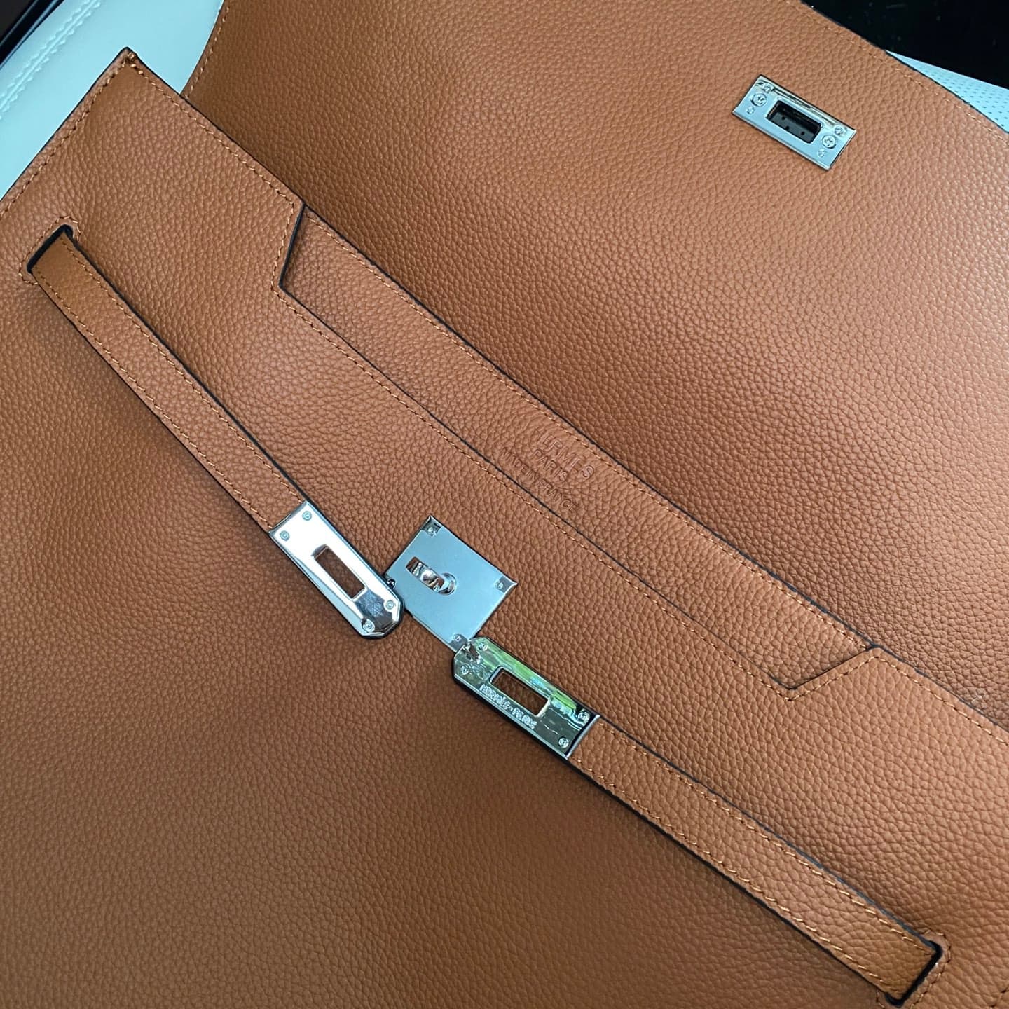 C4937 Hermès carabanolizontal 🇫🇷 Fashionable fingerprint lock, casual bag 🇫🇷 High-end original products, made from imported first-grade calf skin. Stylish and unique, handcrafted. The texture of the leather is excellent. Perfect for pairing with the dedic — image 6