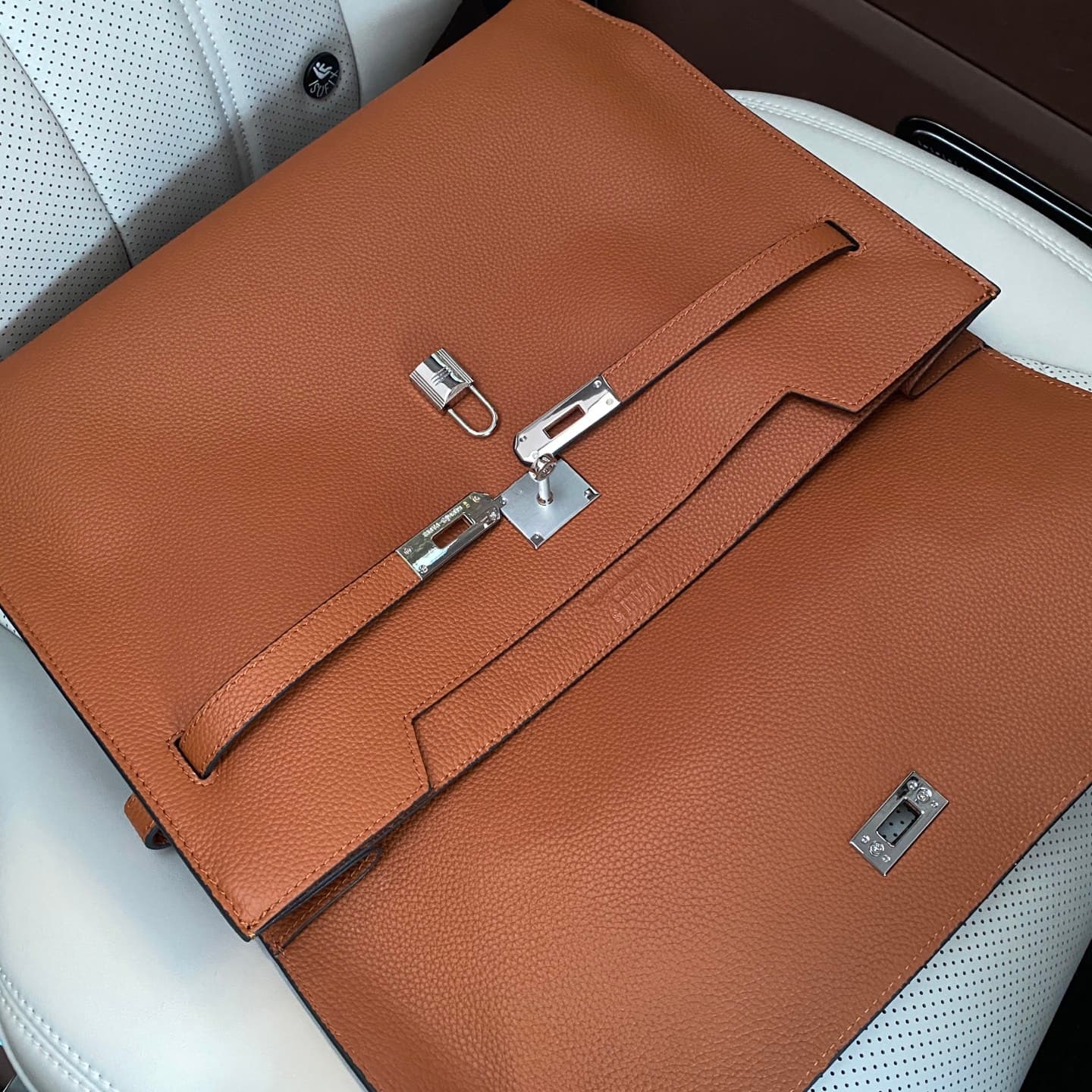 C4937 Hermès carabanolizontal 🇫🇷 Fashionable fingerprint lock, casual bag 🇫🇷 High-end original products, made from imported first-grade calf skin. Stylish and unique, handcrafted. The texture of the leather is excellent. Perfect for pairing with the dedic — image 7