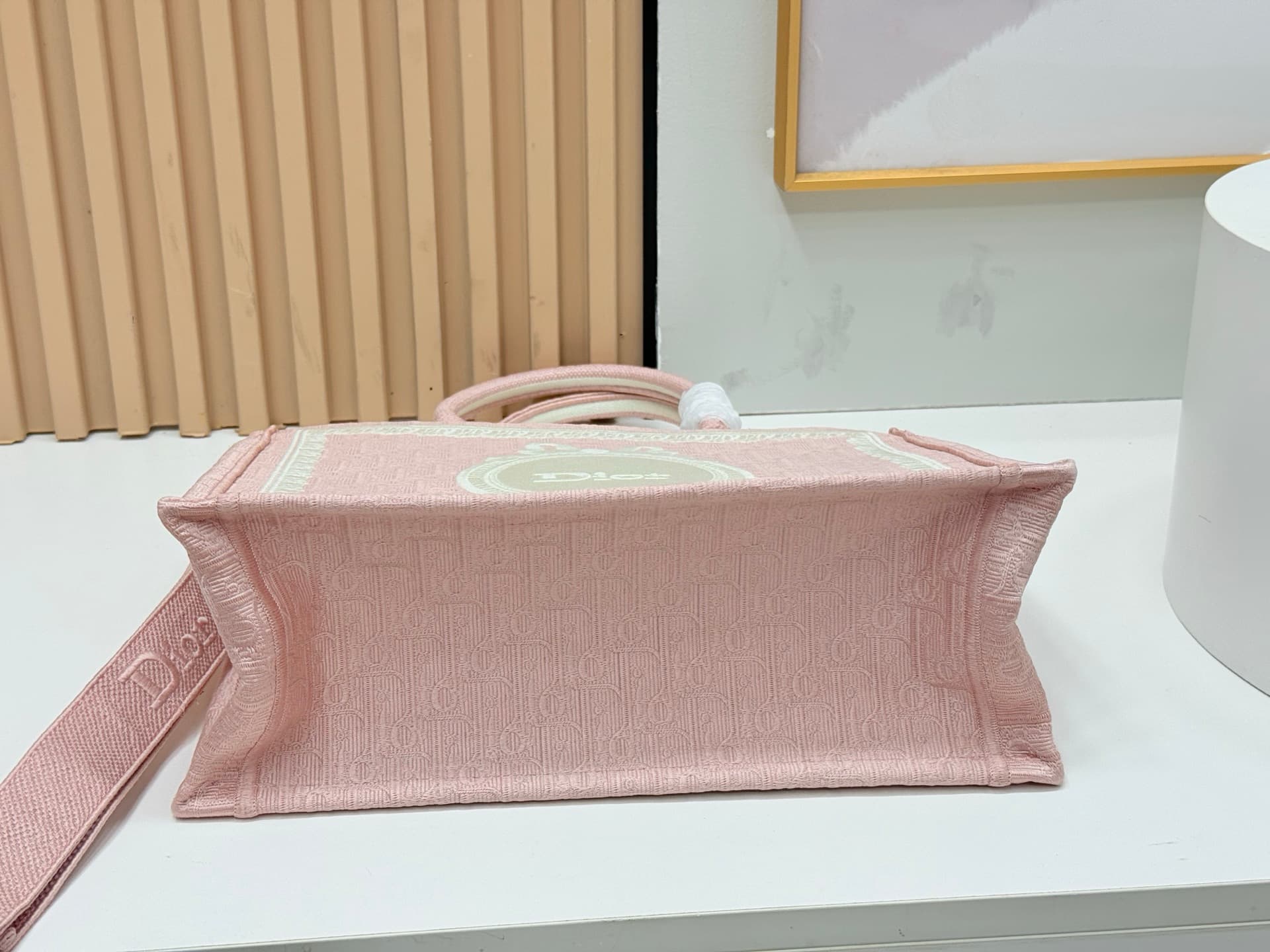 C1896 Details of Diore JWA’s new bags in the first season! The classic bags now have a modern twist. — image 8