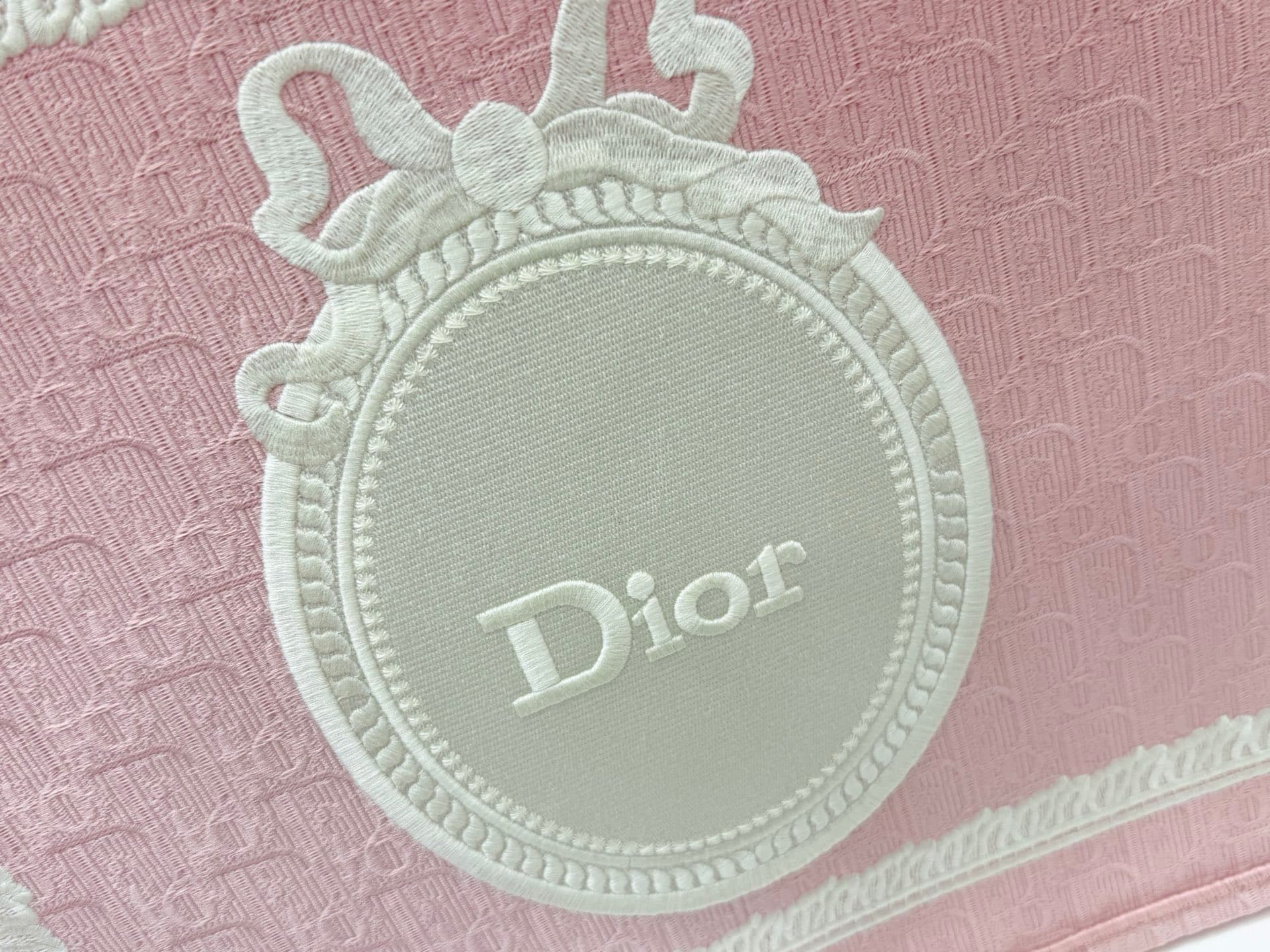 C1894 Details of Diore JWA’s new bags in the first season! The classic bags now have a modern twist. — image 5