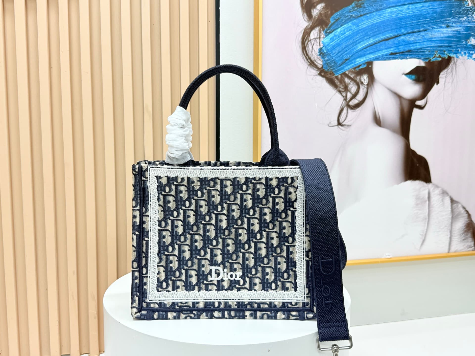 C2020 Details of Diô JWA’s new bags in the first season! The classic bags now have a modern twist. — image 4