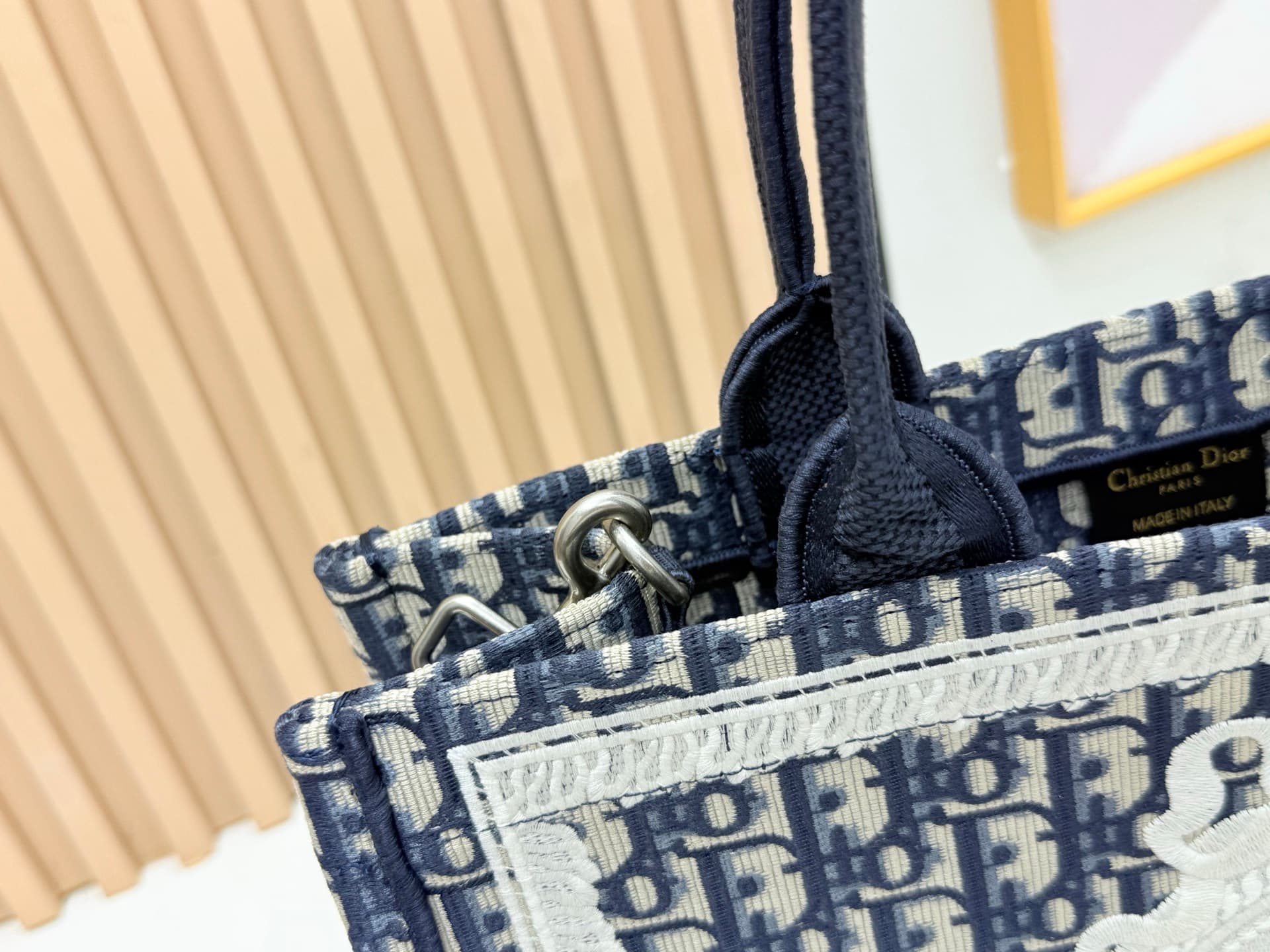 C2018 Details of Diore JWA’s new bags in the first season! The classic bags now have a modern feel. — image 5