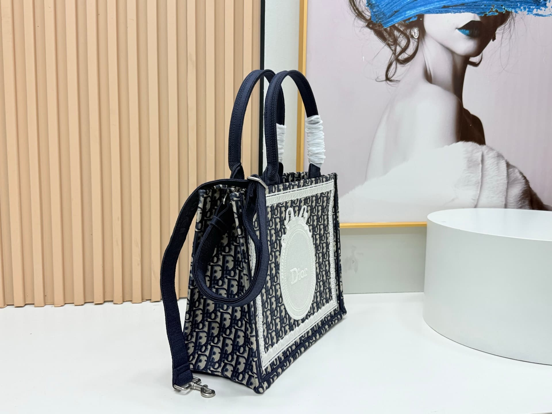 C2018 Details of Diore JWA’s new bags in the first season! The classic bags now have a modern feel. — image 2