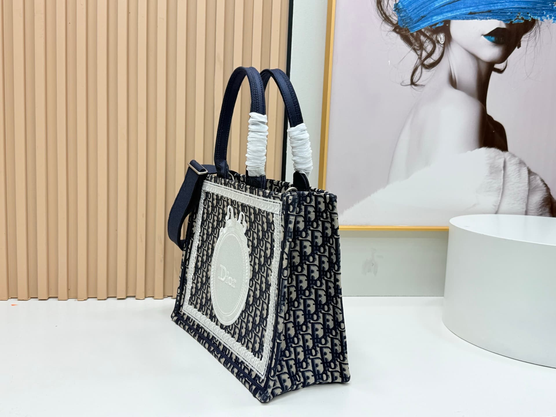 C2018 Details of Diore JWA’s new bags in the first season! The classic bags now have a modern feel. — image 3