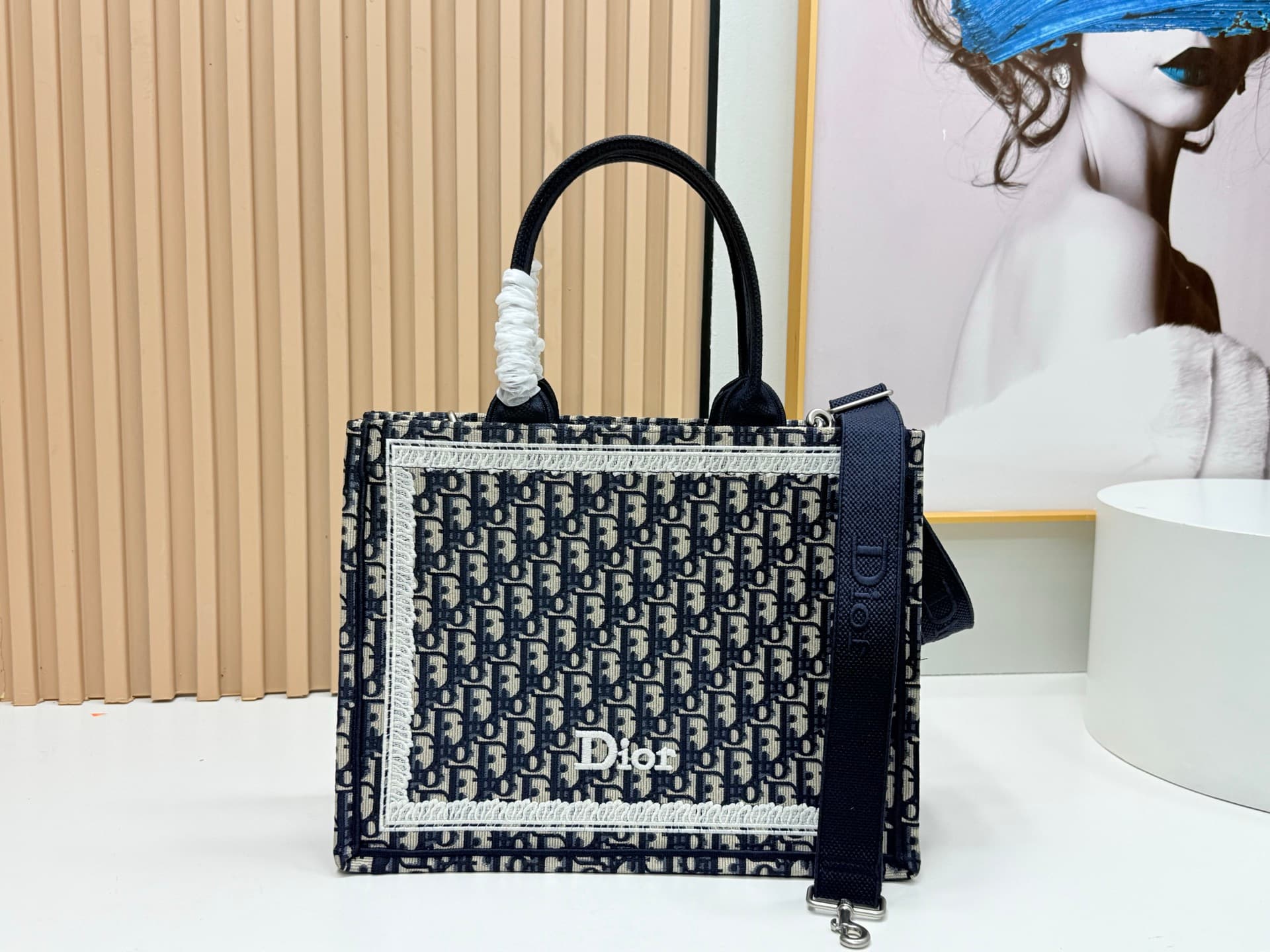 C2018 Details of Diore JWA’s new bags in the first season! The classic bags now have a modern feel. — image 4