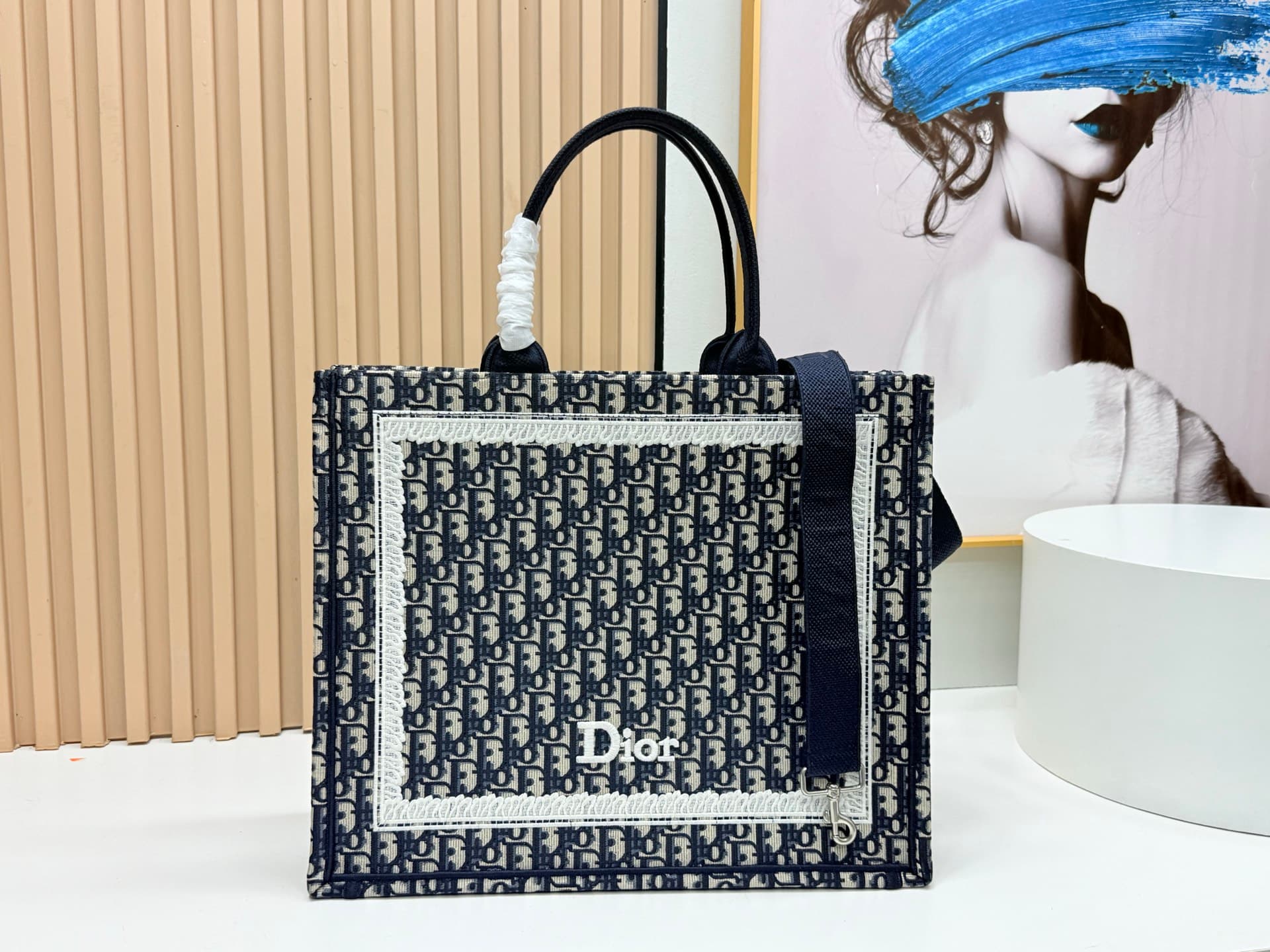 C2016 Details of Diore JWA’s new bags in the first season! The classic bags now have a modern touch. — image 4