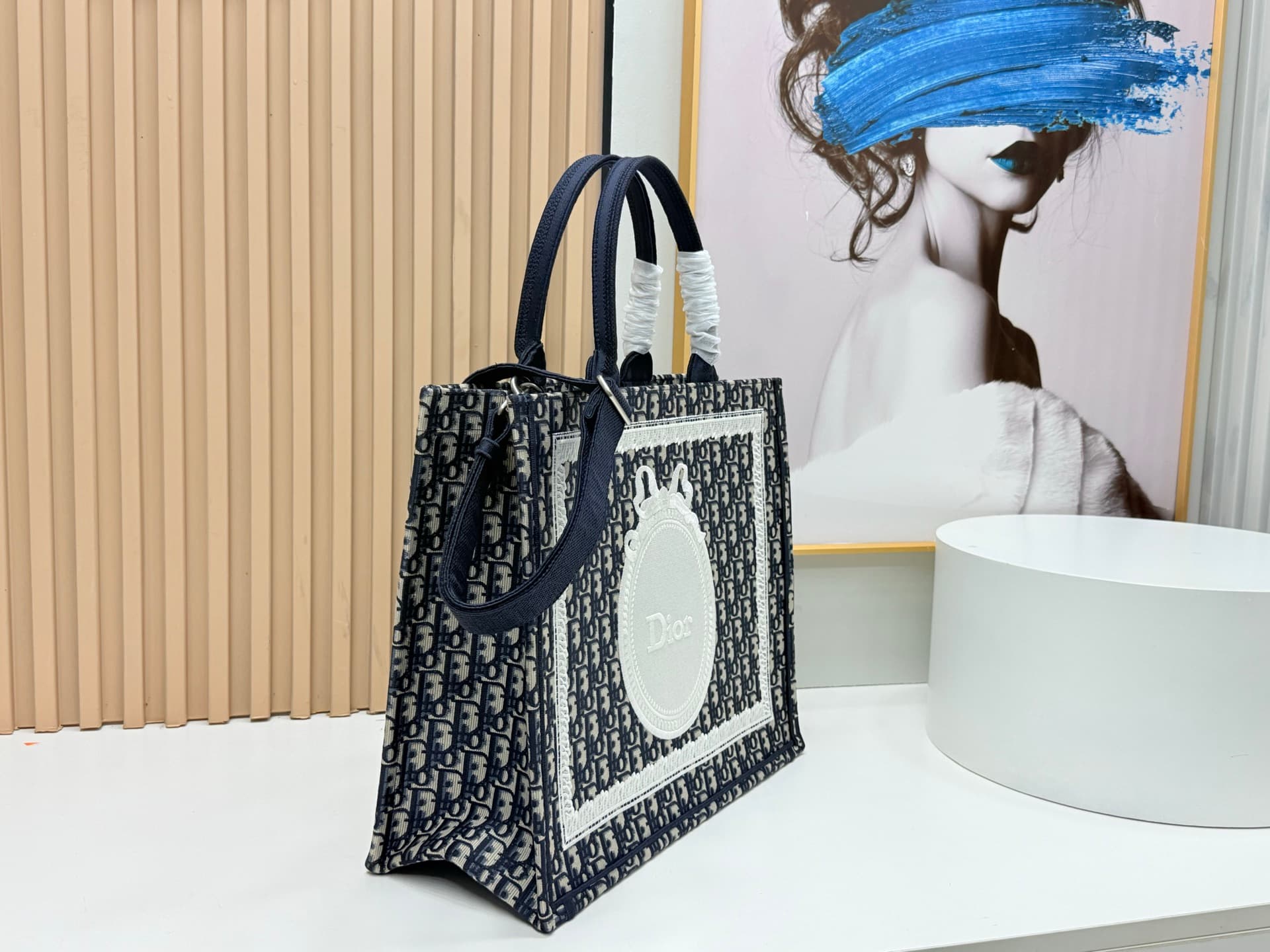 C2016 Details of Diore JWA’s new bags in the first season! The classic bags now have a modern touch. — image 2