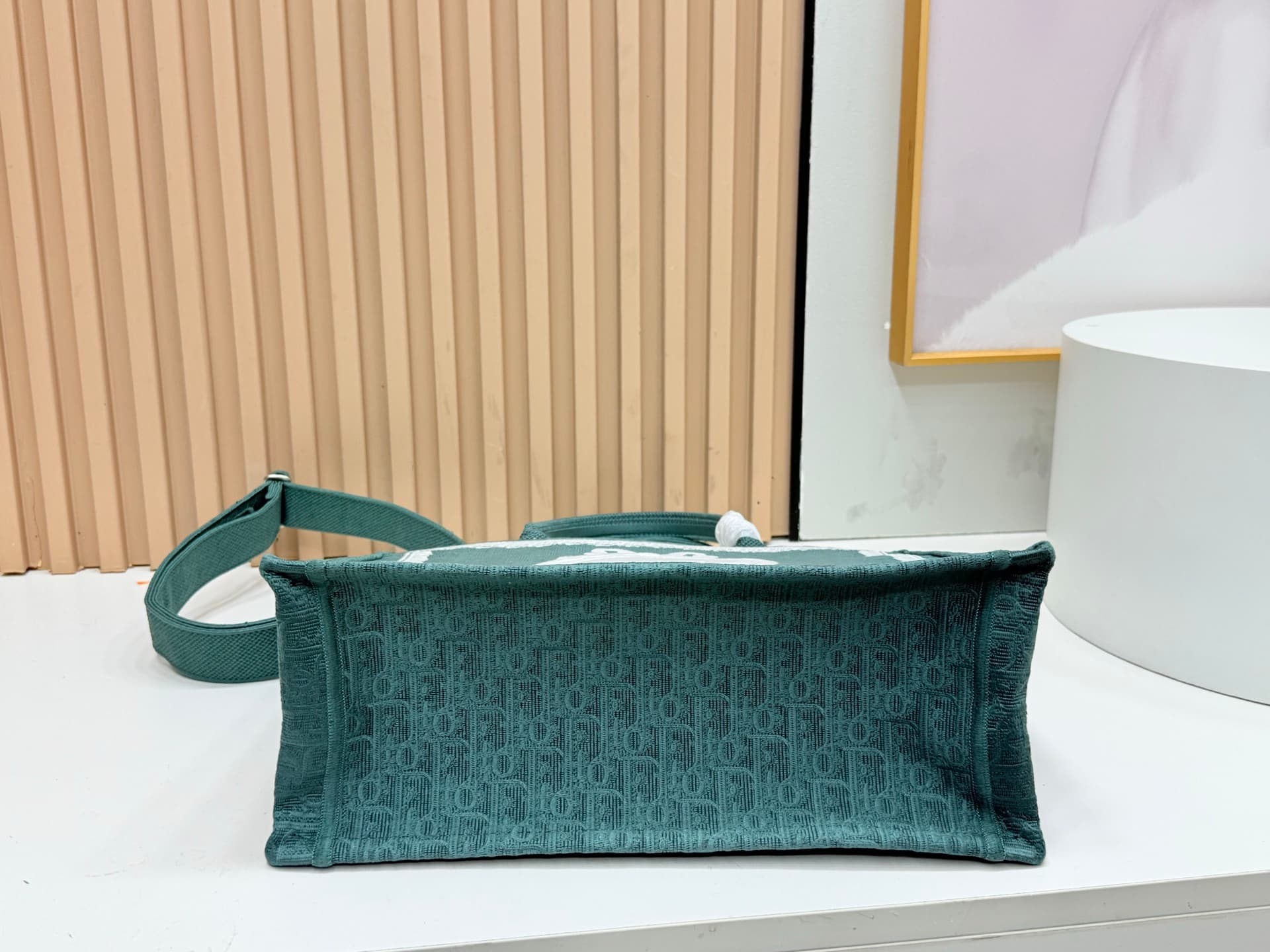 C2008 Details of Diore JWA’s new bags in the first season! The classic bags now have a modern feel. — image 8
