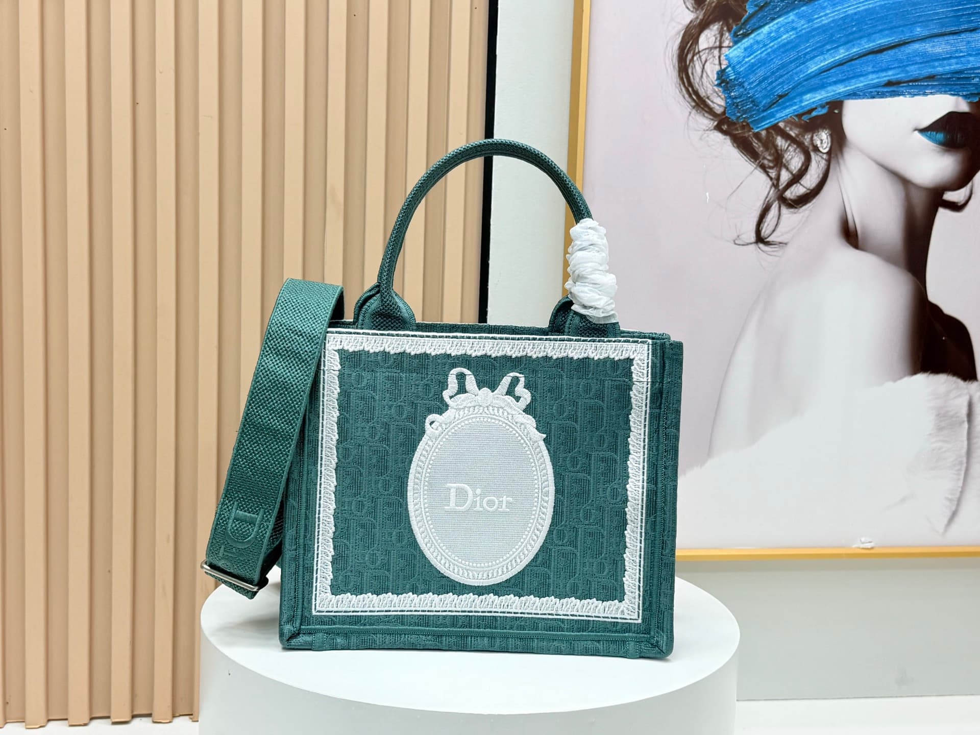 C1946 Details of Diore JWA’s new bags in the first season! The classic bags now have a modern touch. — image 1