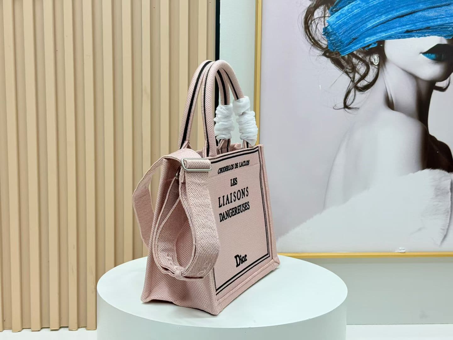 C2004 Details of Diô JWA’s new bags in the first season! The classic bags now have a modern feel. — image 2