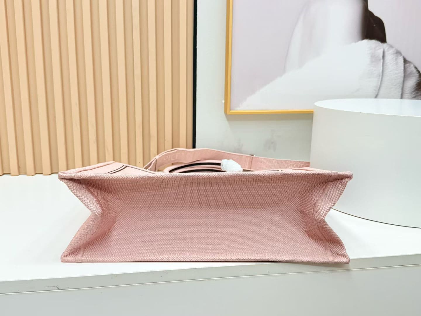 C2002 Details of Diô JWA’s new bags in the first season! The classic bags now have a modern feel. — image 8