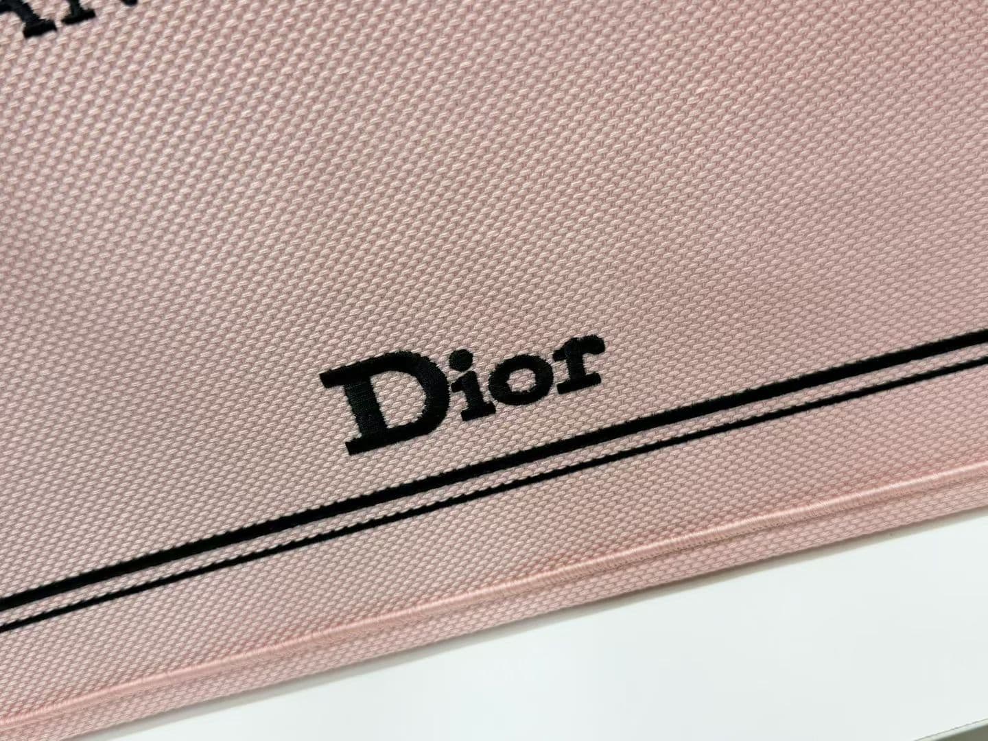 C2000 Details of Diore JWA’s new bags in the first season! The classic bags now have a modern touch. — image 5