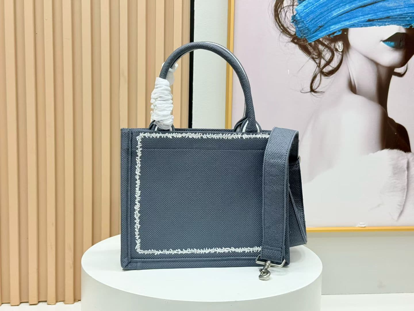 C1998 Details of Diore JWA’s new bags in the first season! The classic bags now have a modern touch. — image 4