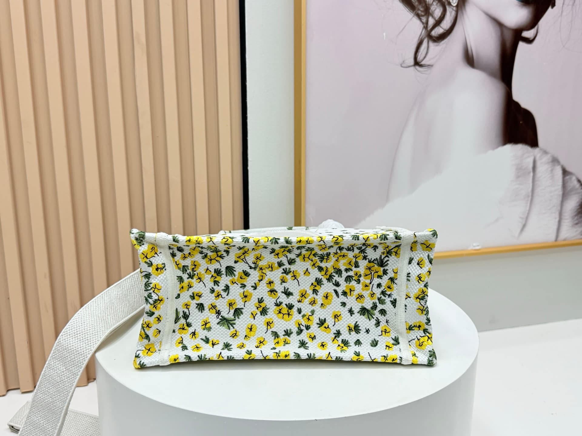 C1928 Details of Diore JWA’s new bags in the first season! The classic bags now have a modern twist. — image 7