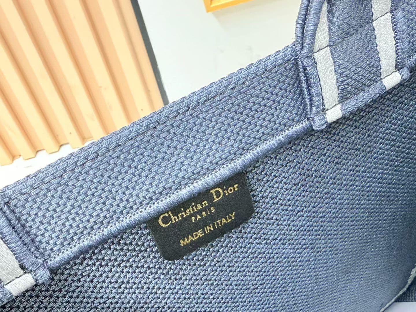 C1996 Details of Diore JWA’s new bags in the first season! The classic bags now have a modern touch. — image 7