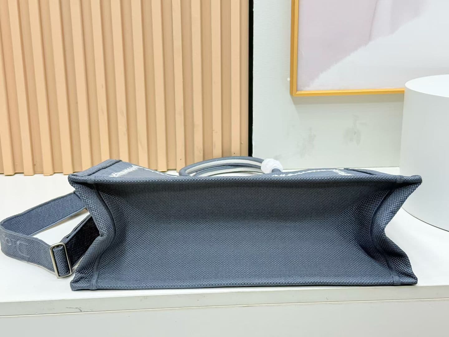 C1994 Details of Diore JWA’s new bags in the first season! The classic bags now have a modern twist. — image 7