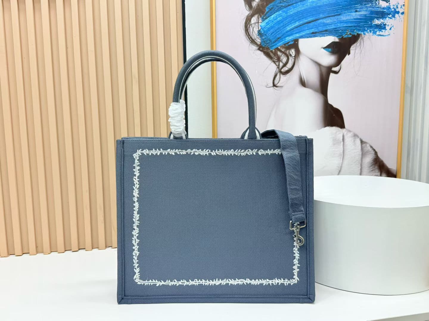 C1994 Details of Diore JWA’s new bags in the first season! The classic bags now have a modern twist. — image 4
