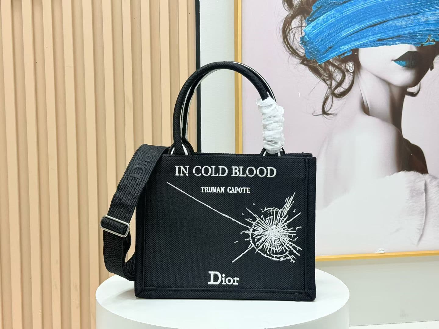 C1991 Details of Diô JWA’s new bags in the first season! The classic bags now have a modern feel. — image 1