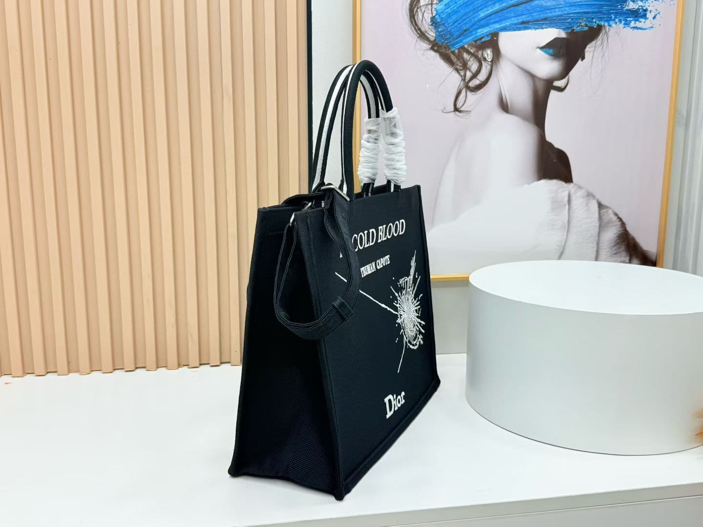C1990 Details of Diore JWA’s new bags in the first season! The classic bags now have a modern feel. — image 2