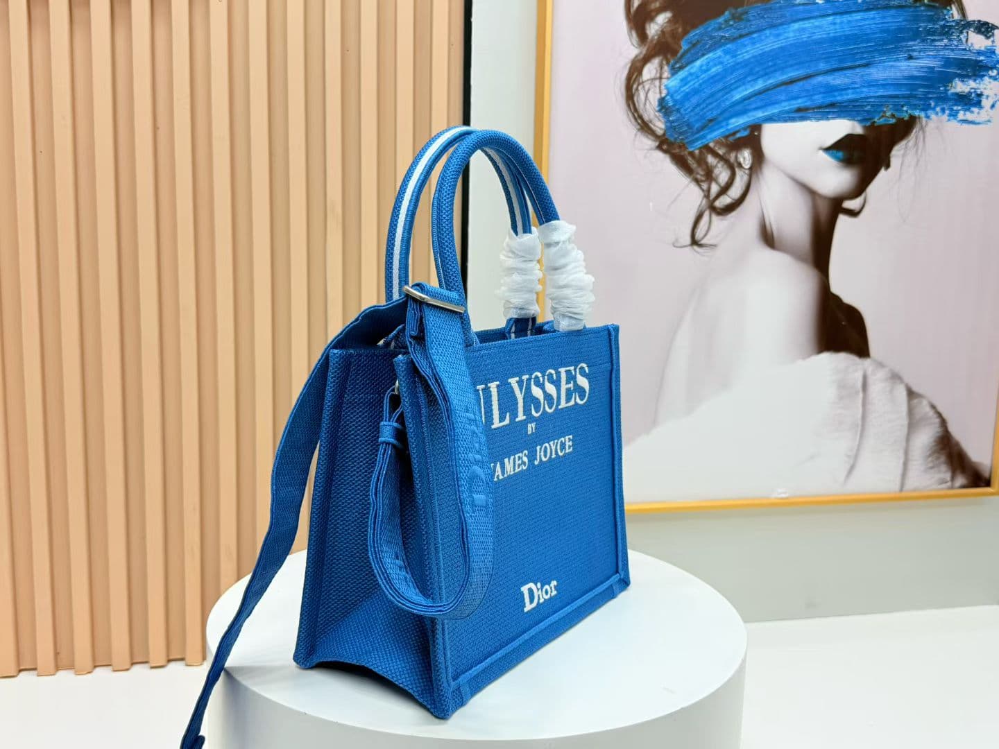 C1988 Details of Diore JWA’s new bags in the first season! The classic bags now have a modern touch. — image 2