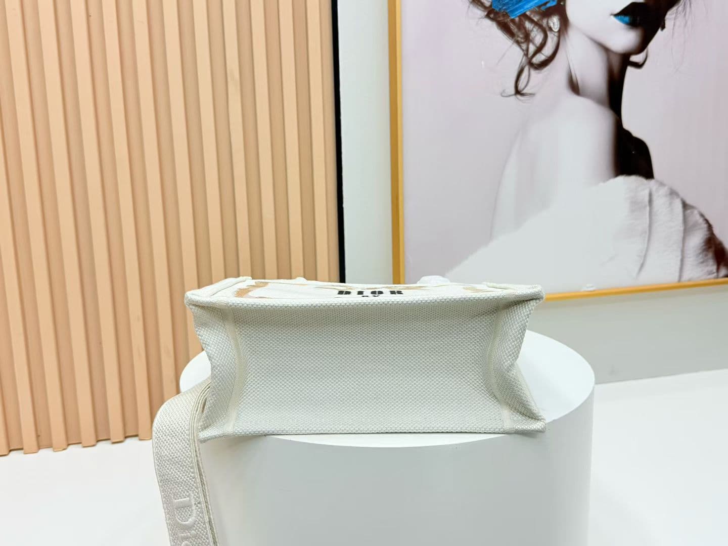 C1982 Details of Diore JWA’s new bags in the first season! The classic bags now have a modern twist. — image 8