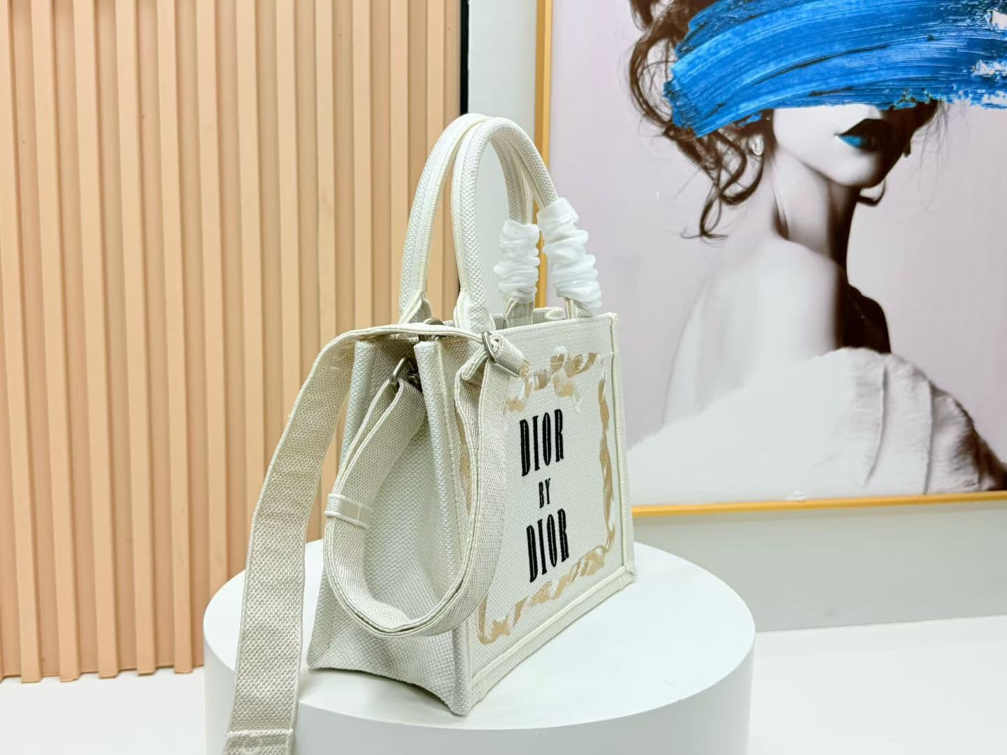 C1982 Details of Diore JWA’s new bags in the first season! The classic bags now have a modern twist. — image 2