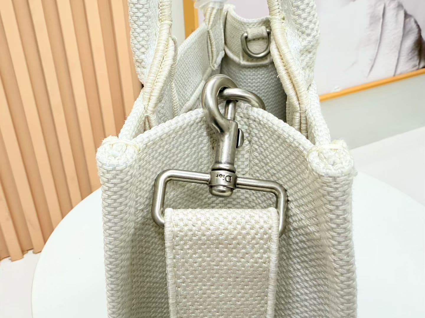 C1982 Details of Diore JWA’s new bags in the first season! The classic bags now have a modern twist. — image 6