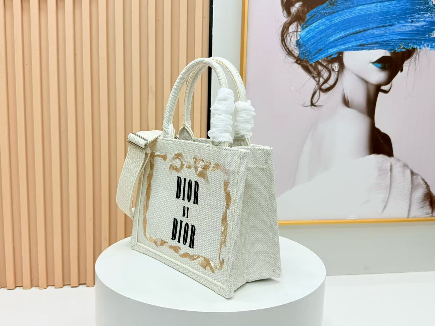 C1982 Details of Diore JWA’s new bags in the first season! The classic bags now have a modern twist. — image 3