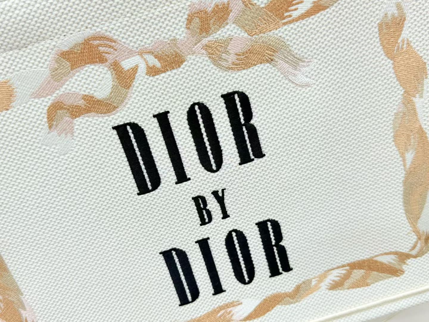 C1980 Details of Diore JWA’s new bags in the first season! The classic bags now have a modern feel. — image 5