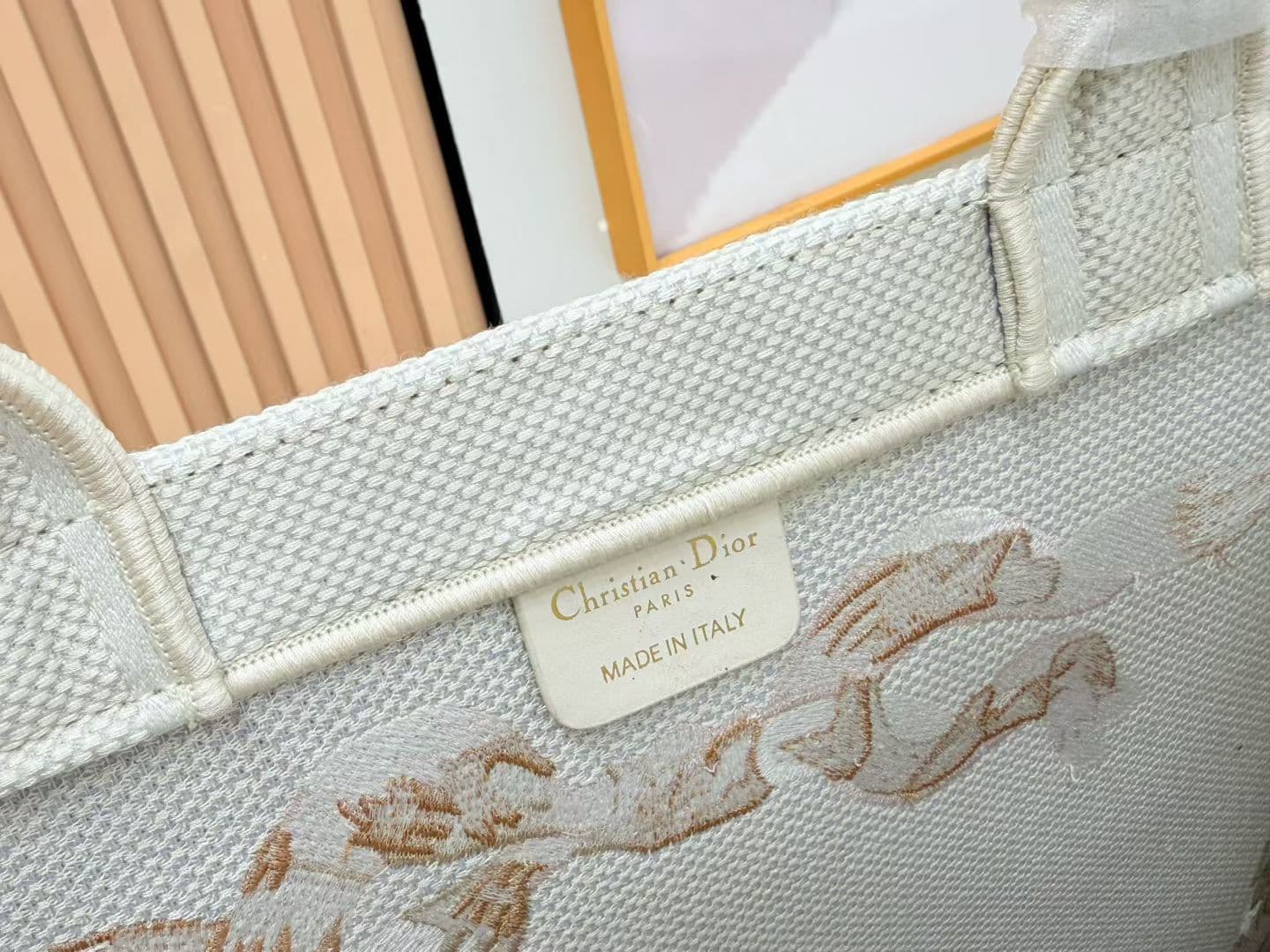 C1978 Details of Diore JWA’s new bags in the first season! The classic bags now have a modern touch. — image 7