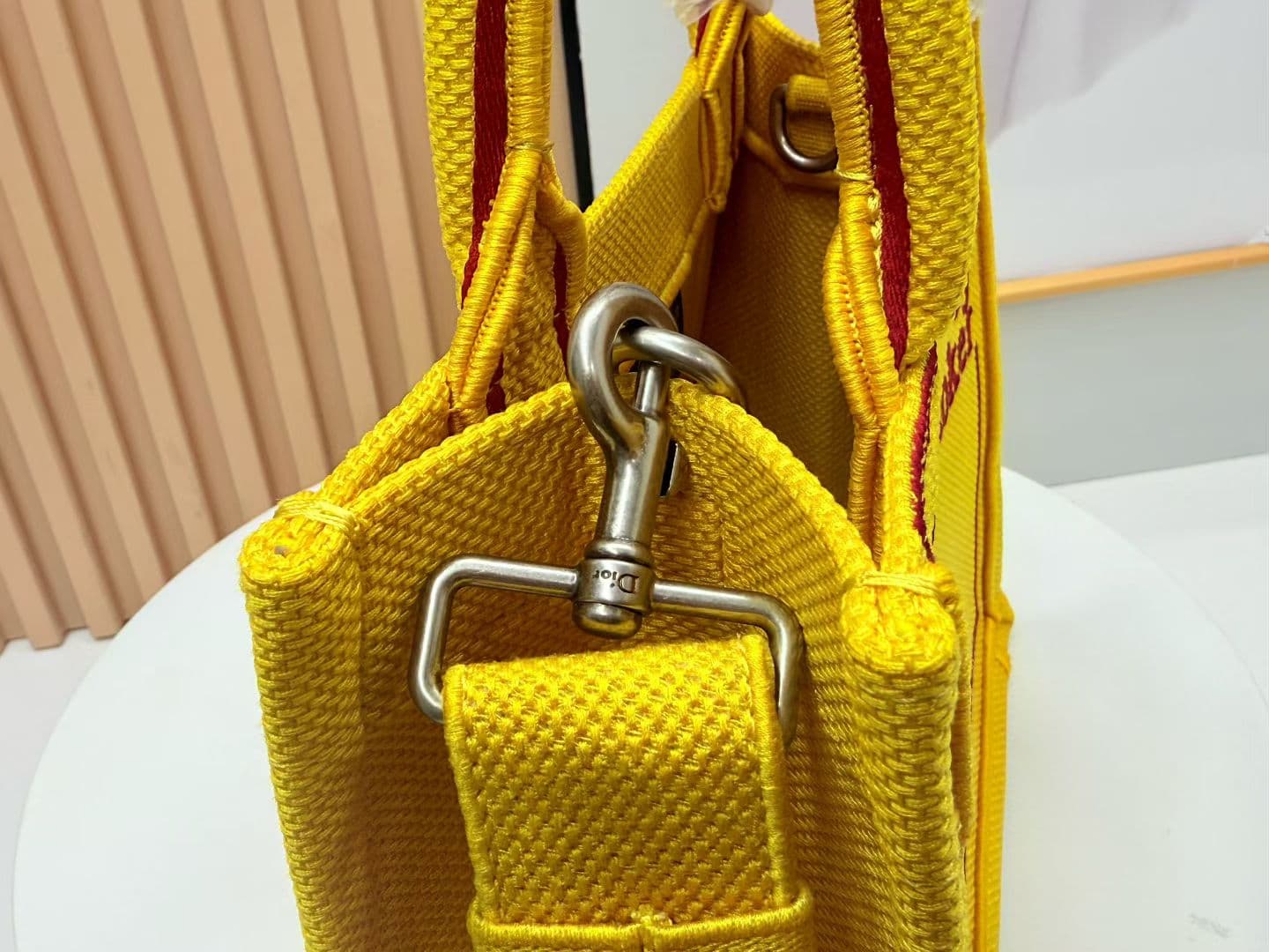 C1976 Details of Diô JWA’s new bags in the first season! The classic bags now have a modern touch. — image 7