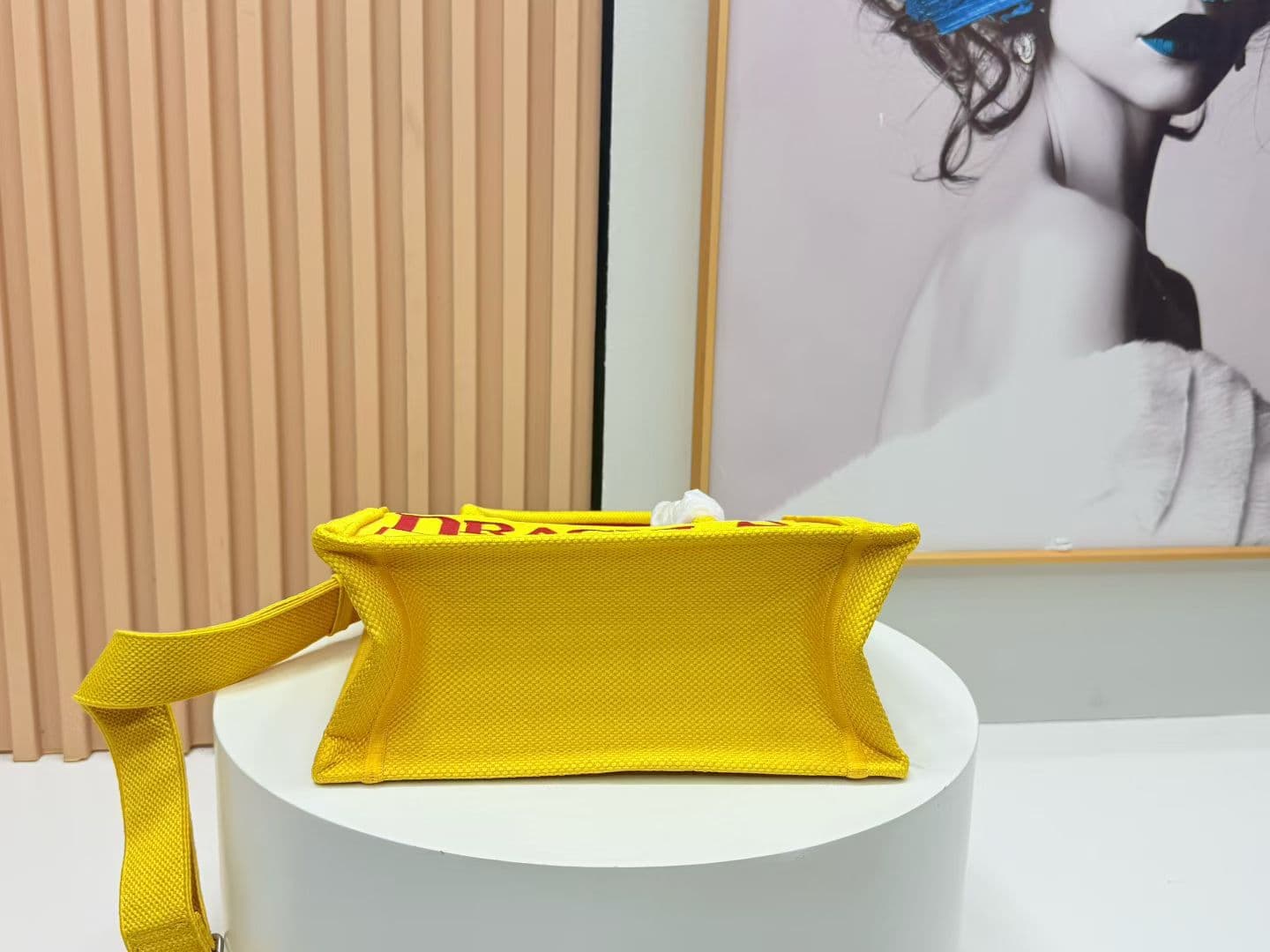 C1976 Details of Diô JWA’s new bags in the first season! The classic bags now have a modern touch. — image 6