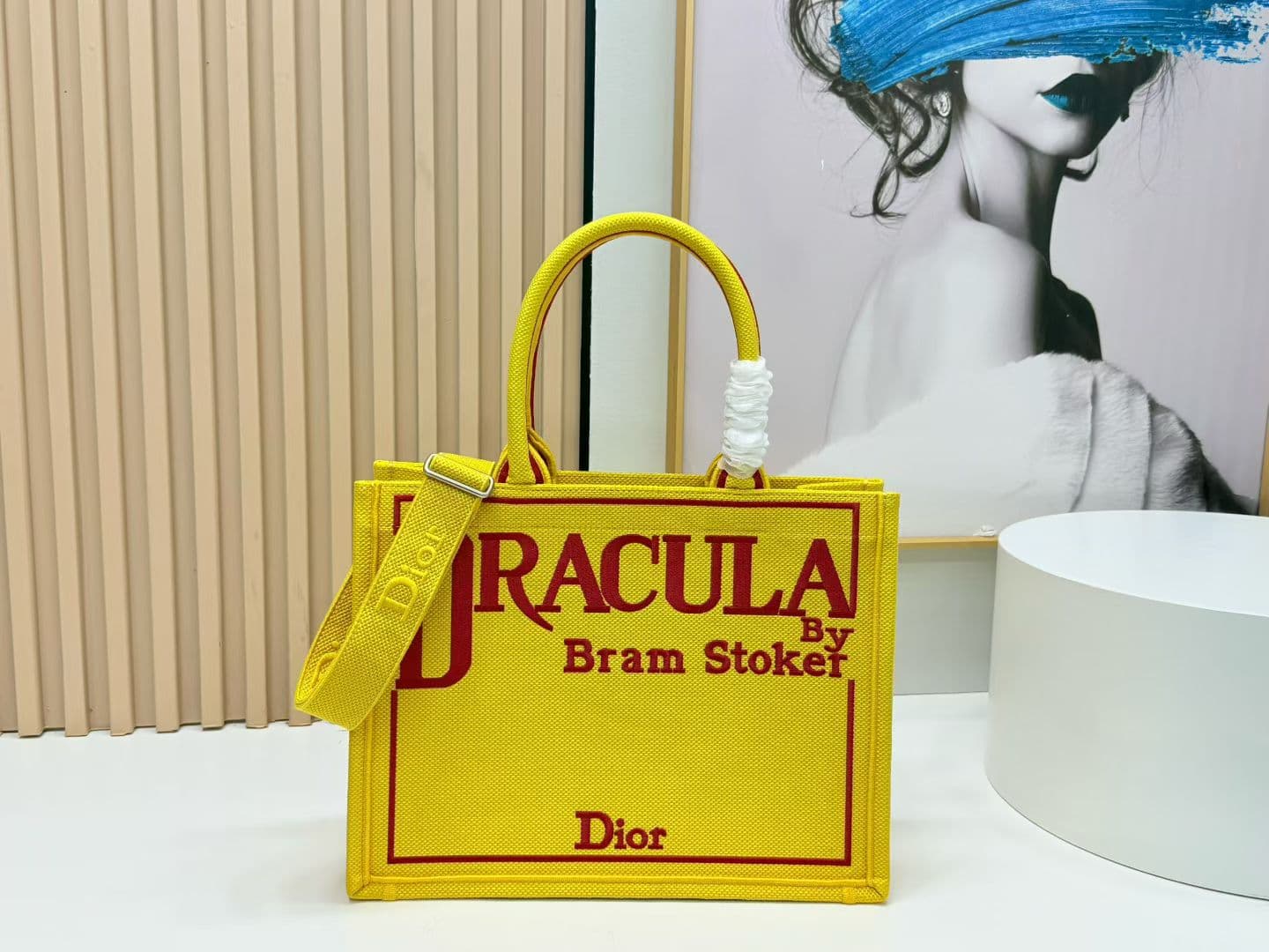 C1973 Details of Diore JWA’s new bags in the first season! The classic bags now have a modern feel. — image 1