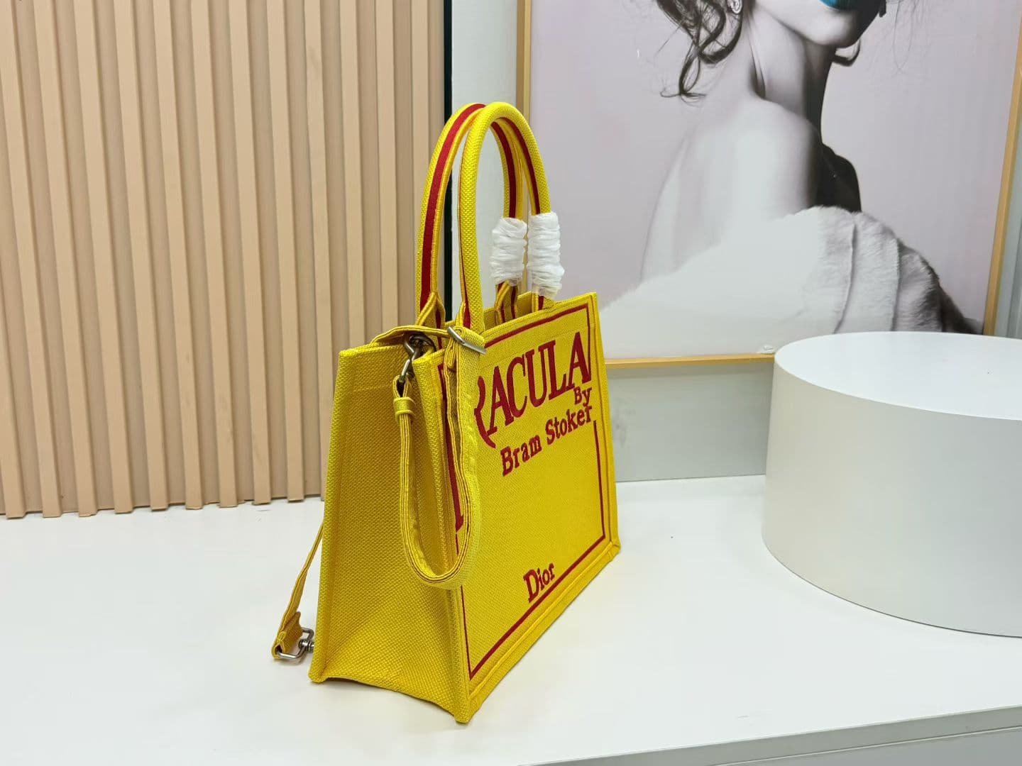 C1974 Details of Diore JWA’s new bags in the first season! The classic bags now have a modern feel. — image 2