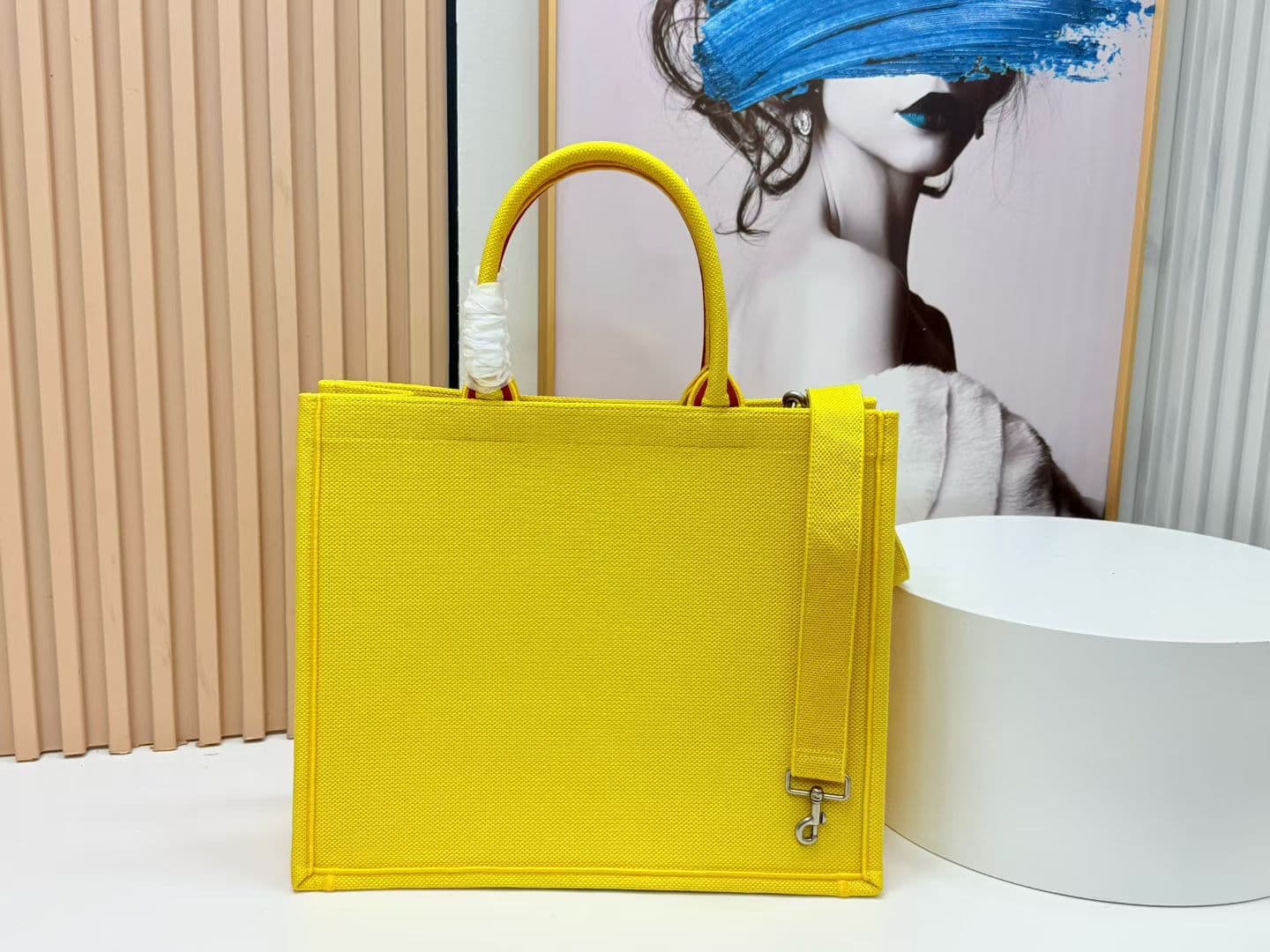 C1972 Details of Diô JWA’s new bags in the first season! The classic bags now have a modern touch. — image 4