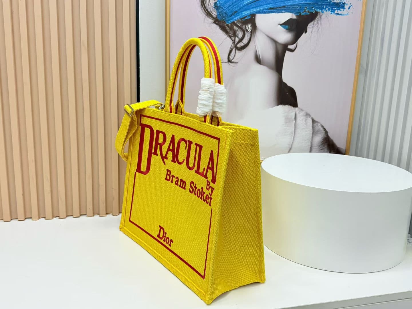 C1972 Details of Diô JWA’s new bags in the first season! The classic bags now have a modern touch. — image 3