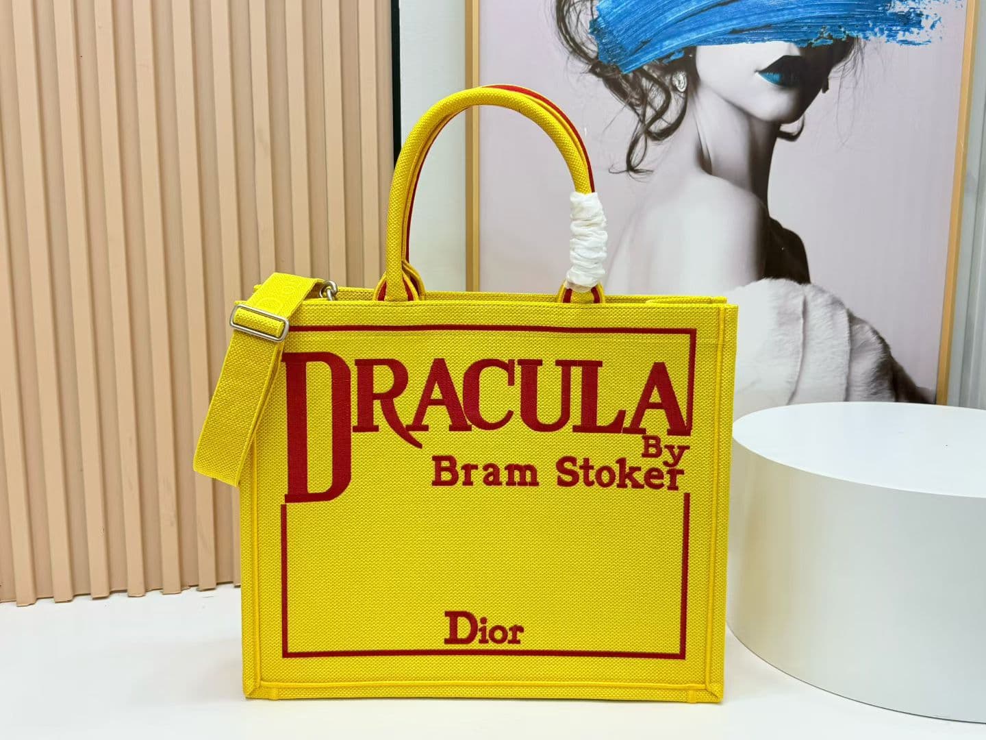 C1972 Details of Diô JWA’s new bags in the first season! The classic bags now have a modern touch. — image 1