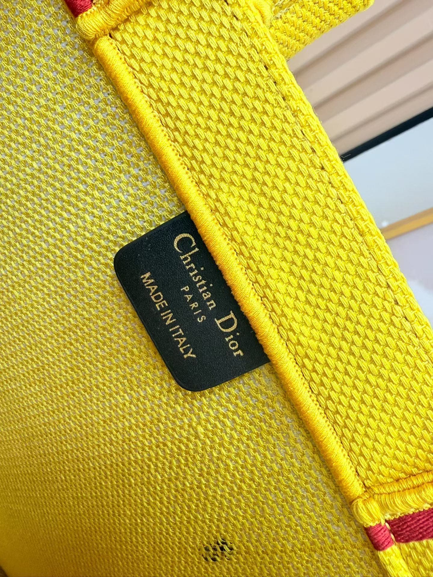 C1972 Details of Diô JWA’s new bags in the first season! The classic bags now have a modern touch. — image 8