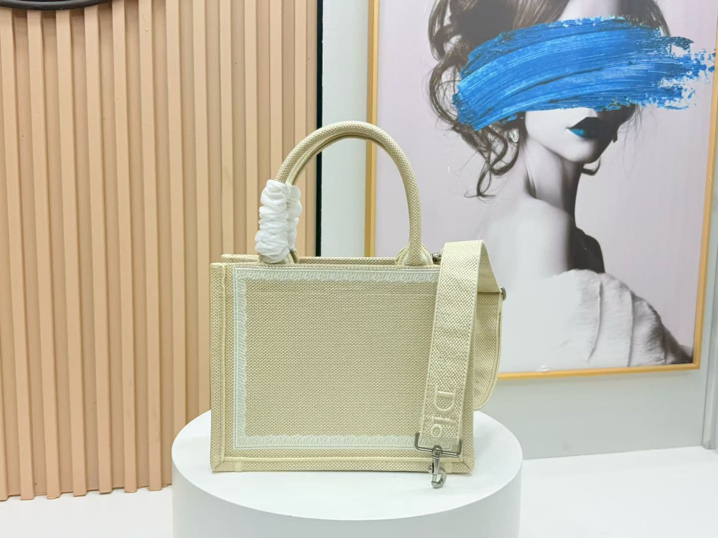 C1970 Details of Diore JWA’s new bags in the first season! The classic bags now have a modern twist. — image 4