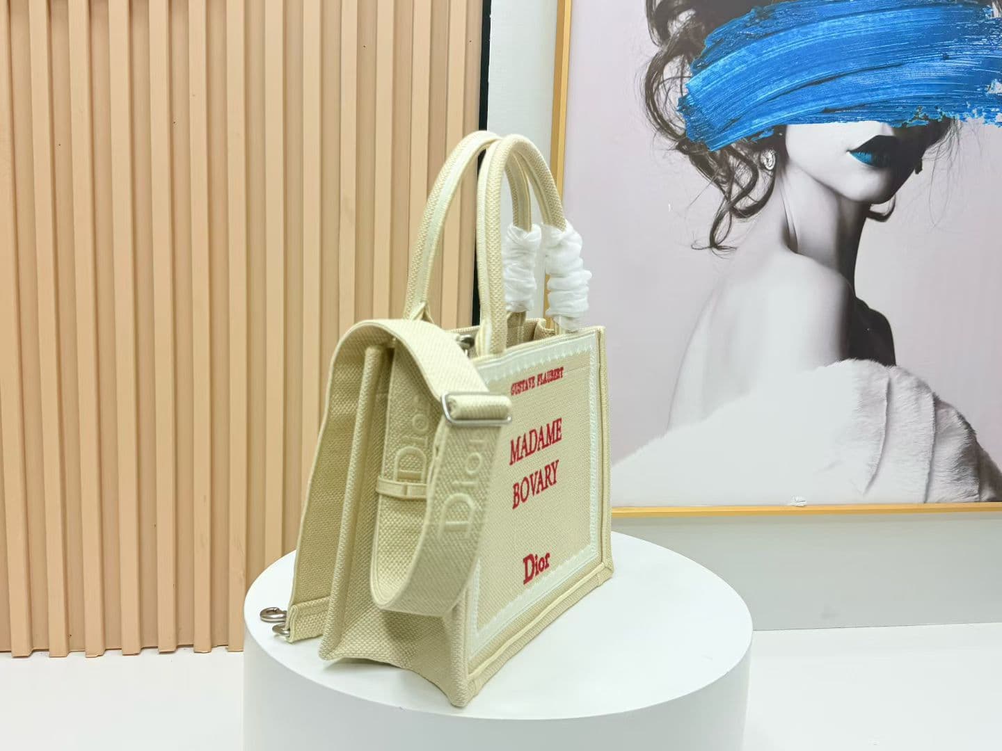 C1970 Details of Diore JWA’s new bags in the first season! The classic bags now have a modern twist. — image 2