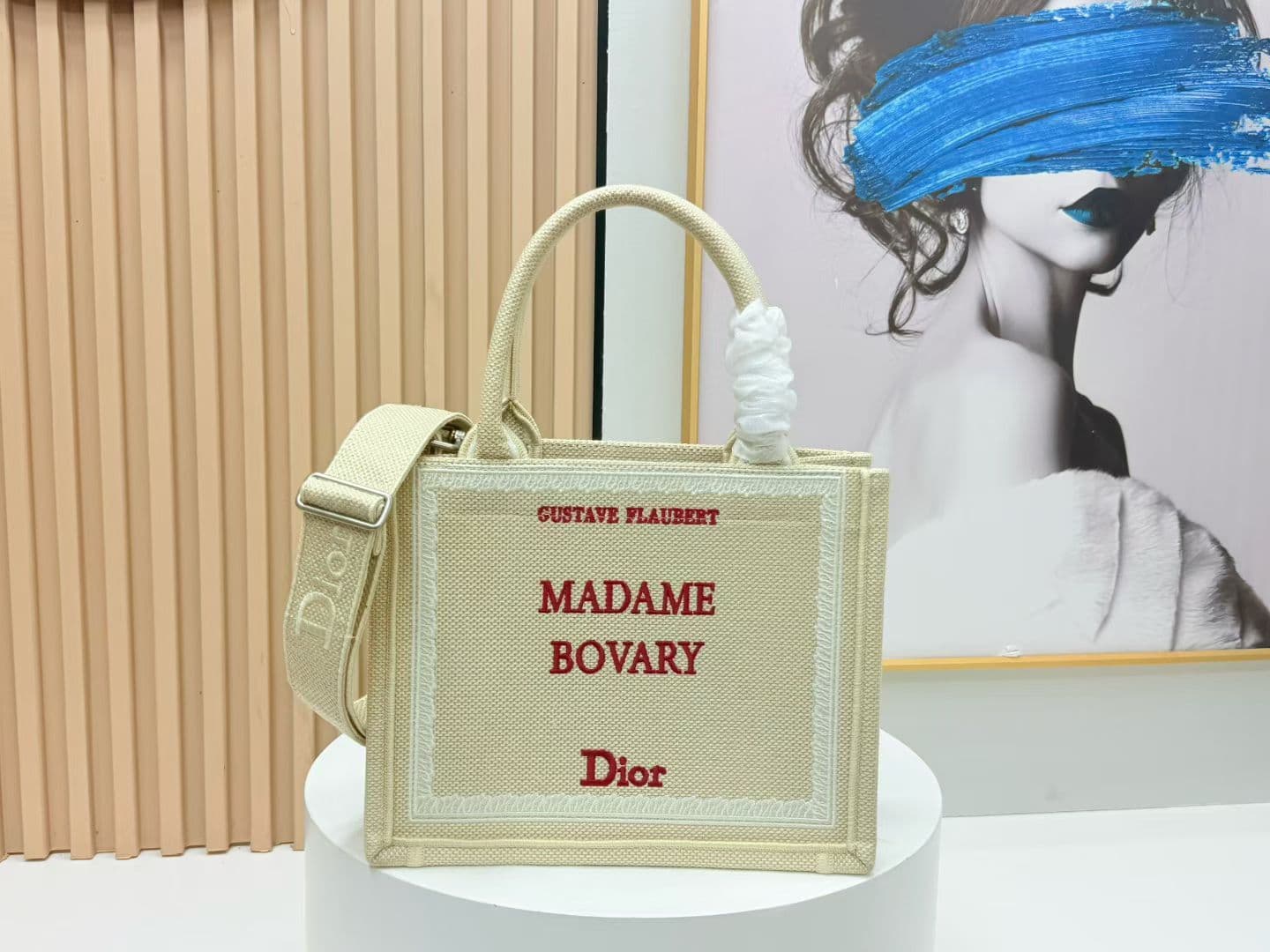 C1970 Details of Diore JWA’s new bags in the first season! The classic bags now have a modern twist. — image 1
