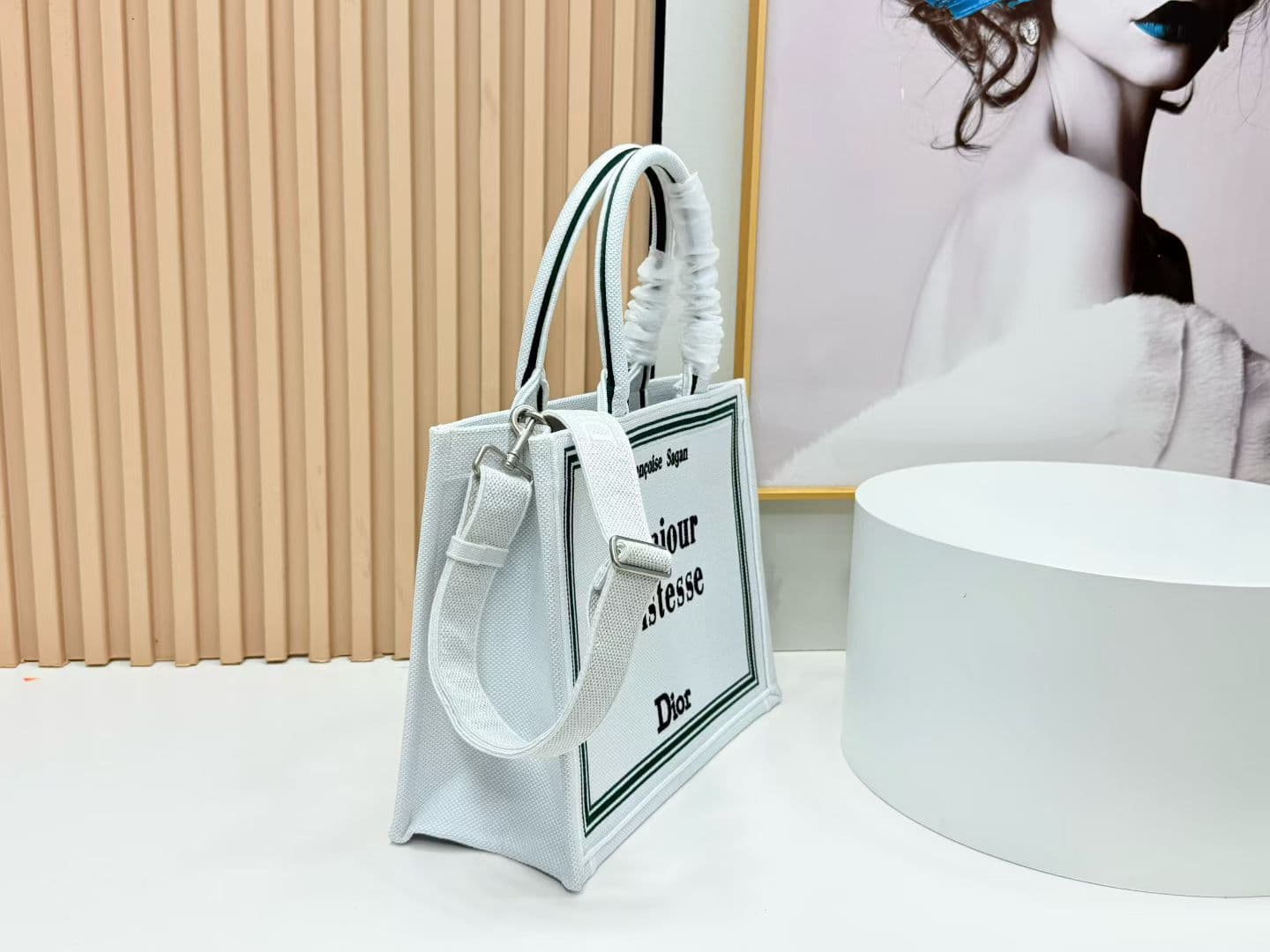 C1962 Details of Diore JWA’s new bags in the first season! The classic bags now have a modern twist. — image 2