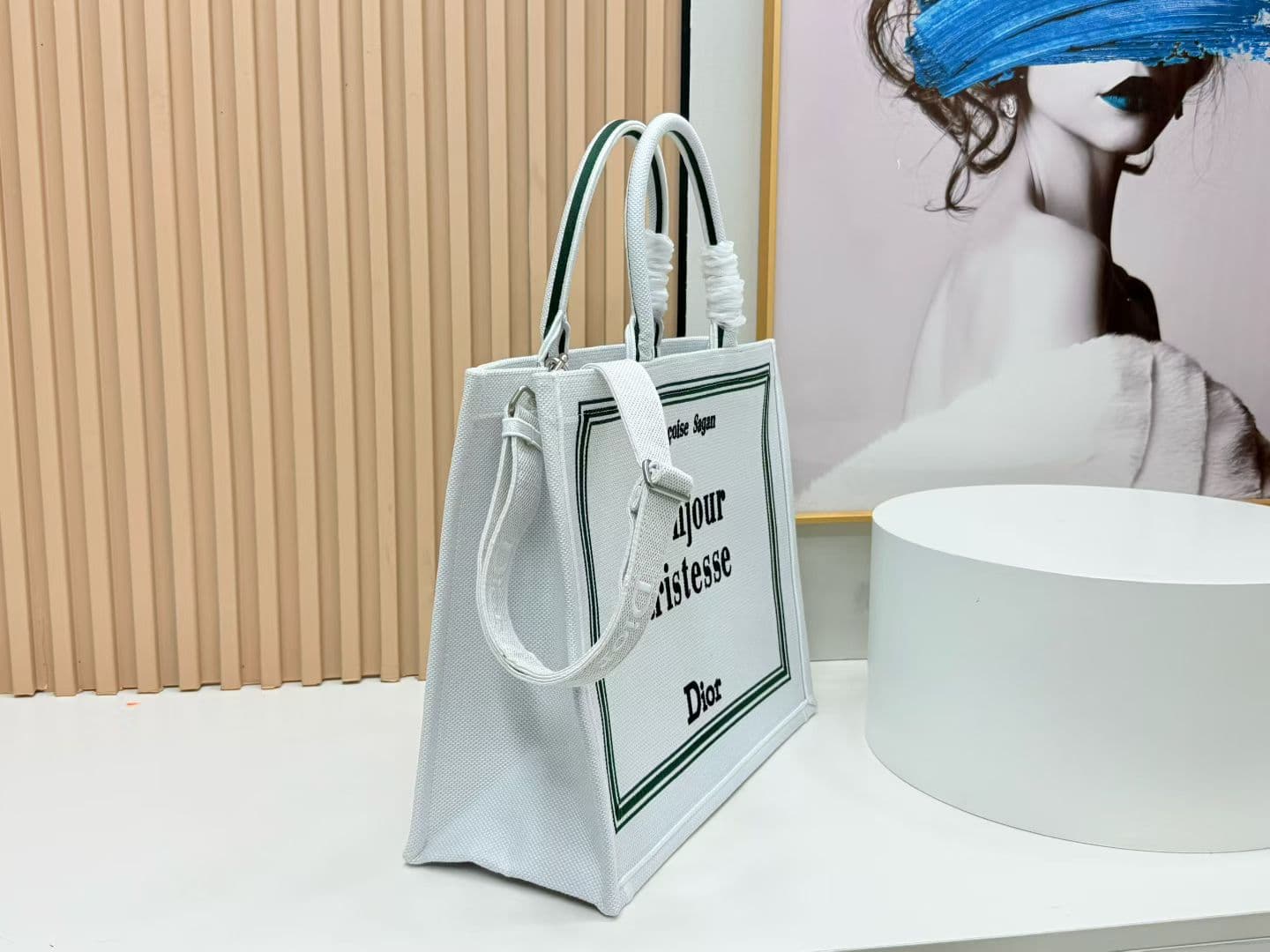 C1960 Details of Diore JWA’s new bags in the first season! The classic bags now have a modern touch. — image 2