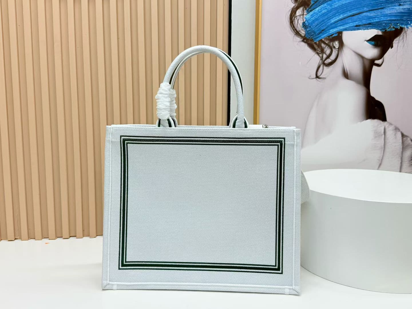 C1960 Details of Diore JWA’s new bags in the first season! The classic bags now have a modern touch. — image 4