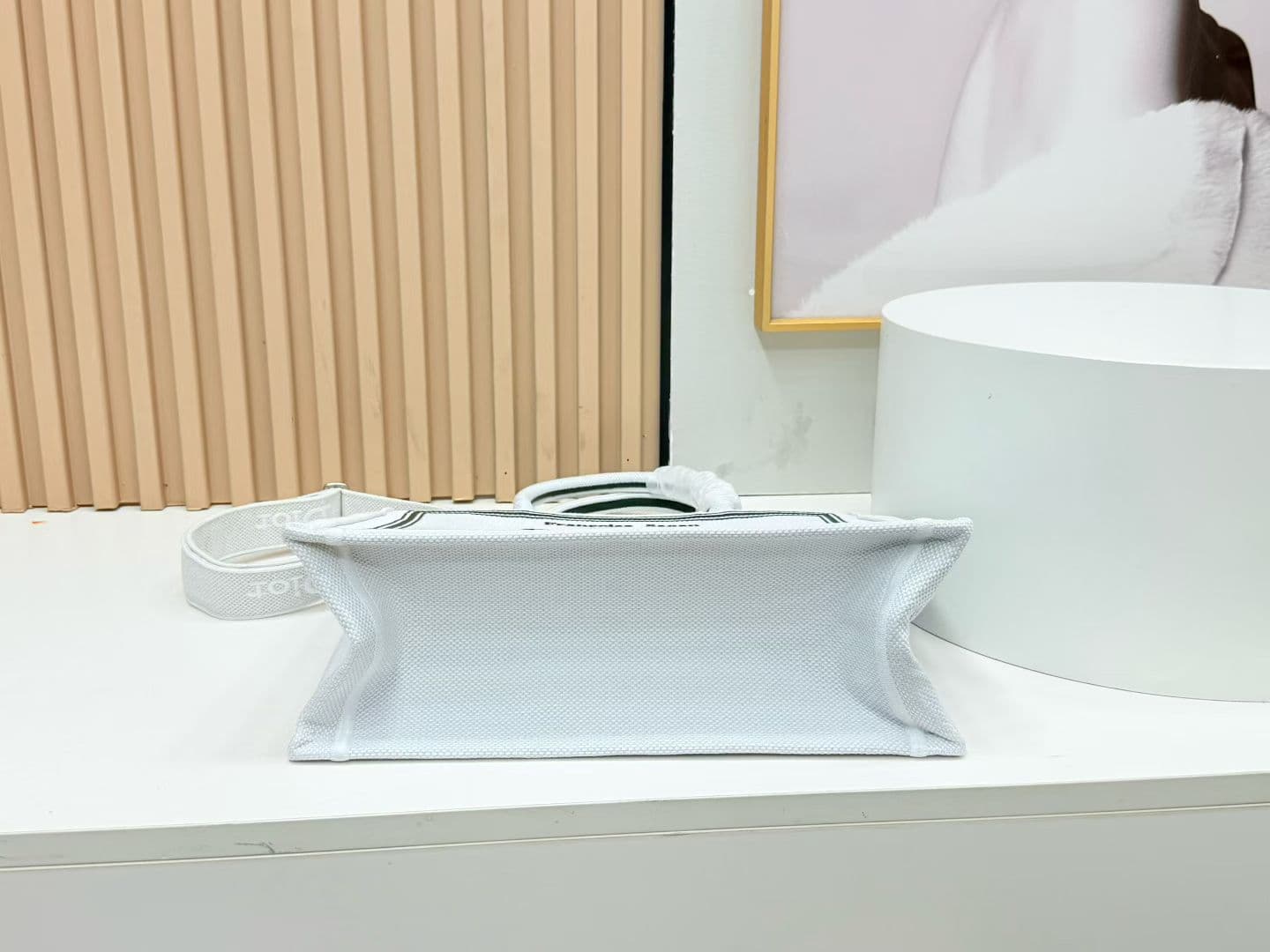 C1960 Details of Diore JWA’s new bags in the first season! The classic bags now have a modern touch. — image 5