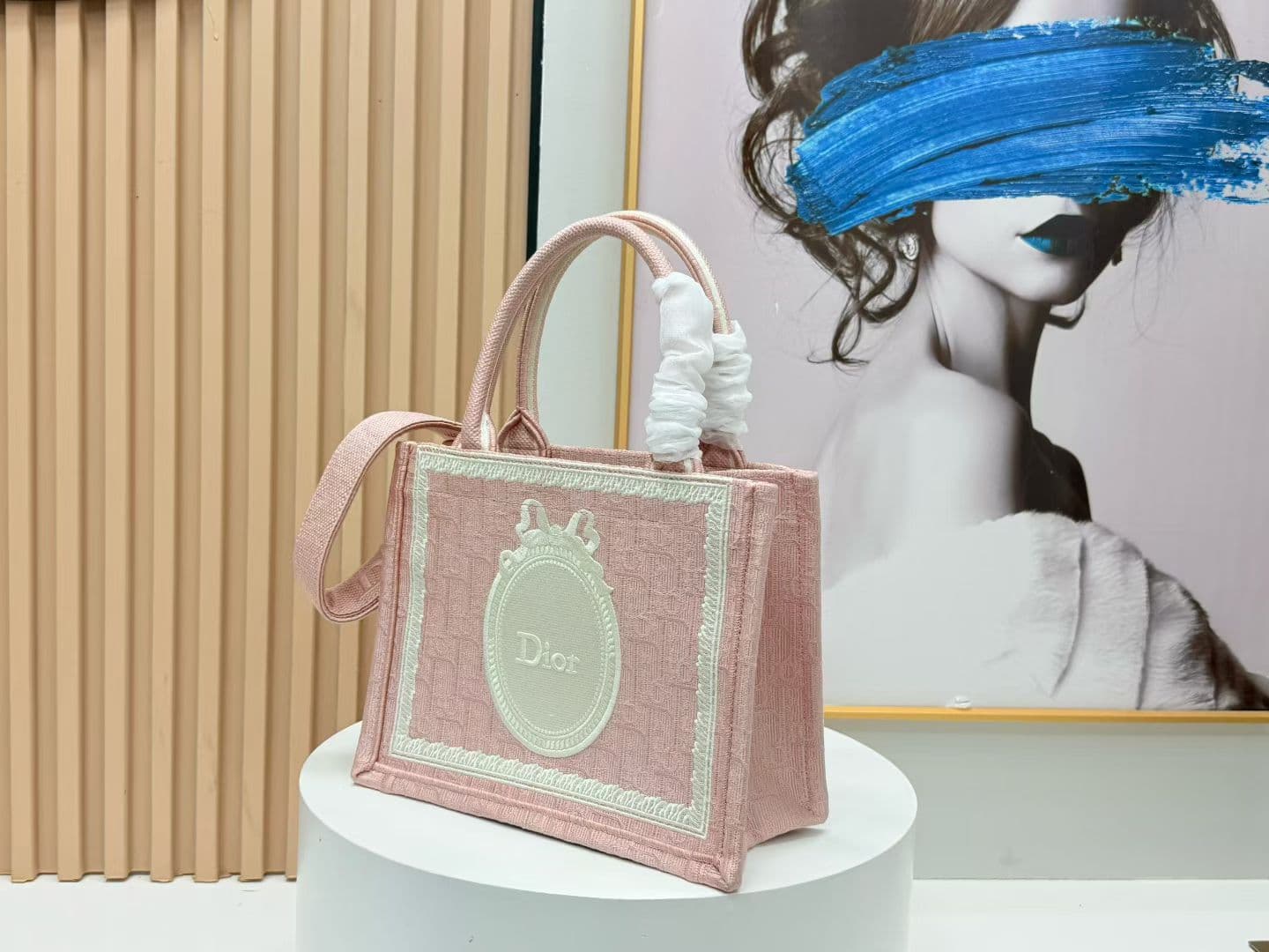 C1958 Details of Diô JWA’s new bags in the first season! The classic bags now have a modern feel — image 3