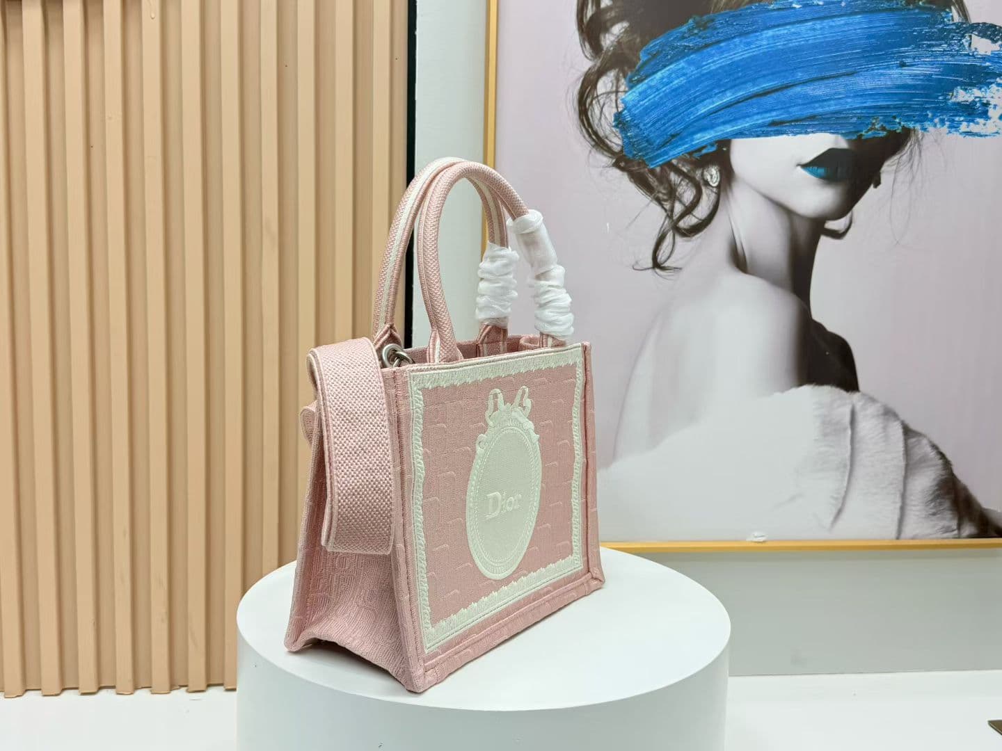 C1958 Details of Diô JWA’s new bags in the first season! The classic bags now have a modern feel — image 2