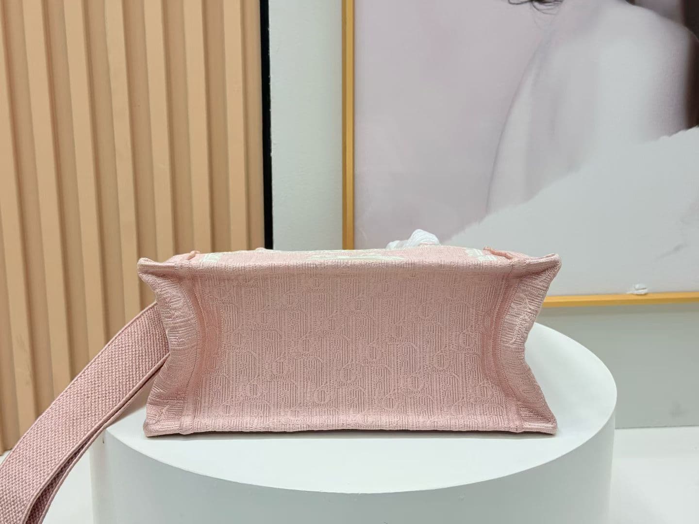 C1958 Details of Diô JWA’s new bags in the first season! The classic bags now have a modern feel — image 7