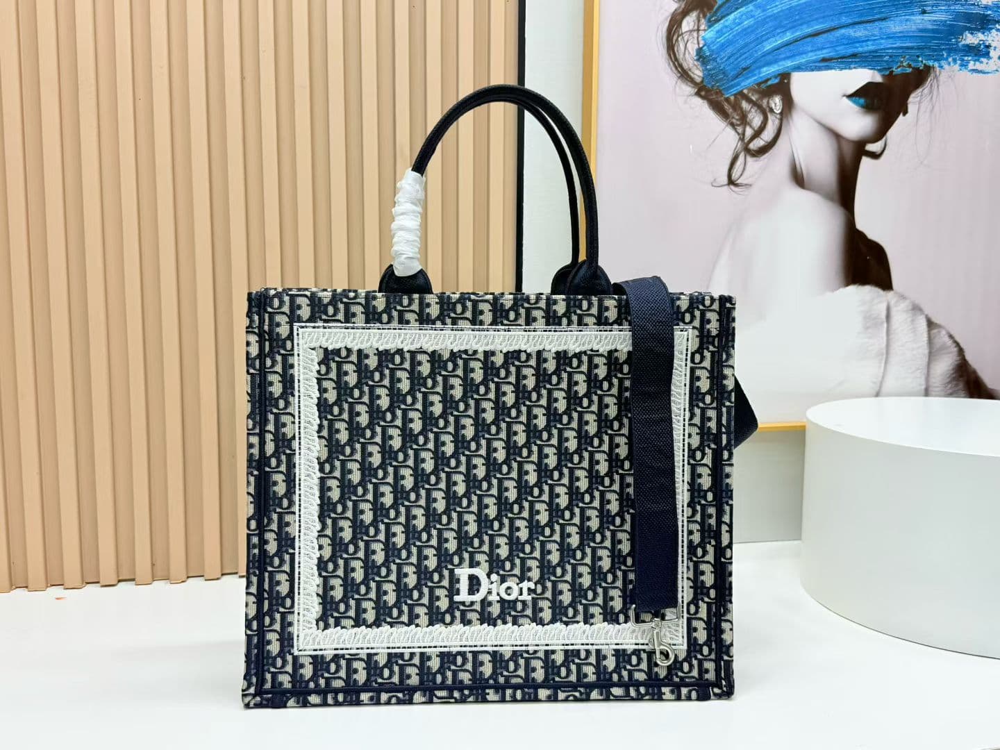 C1948 Details of Diore JWA’s new bags in the first season! The classic bags now have a modern touch. — image 4